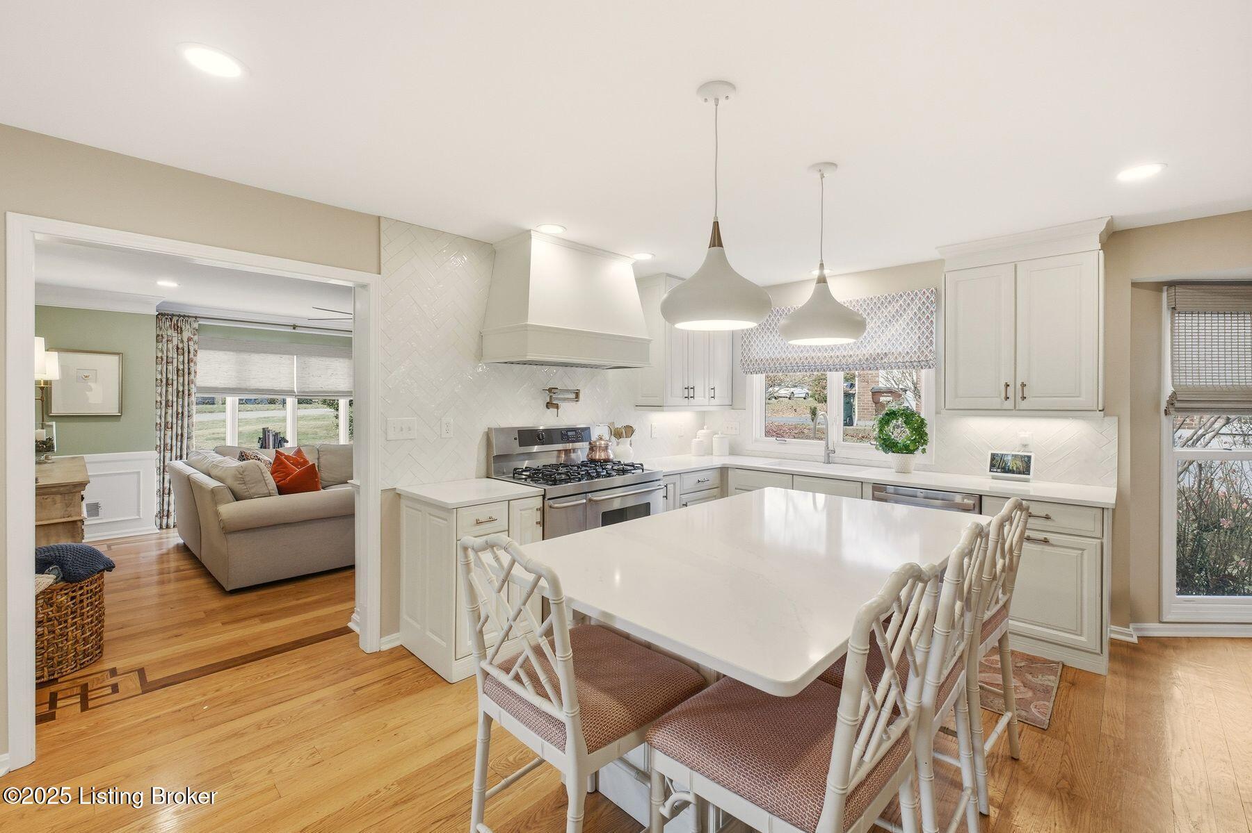 4320 Comanche Trail