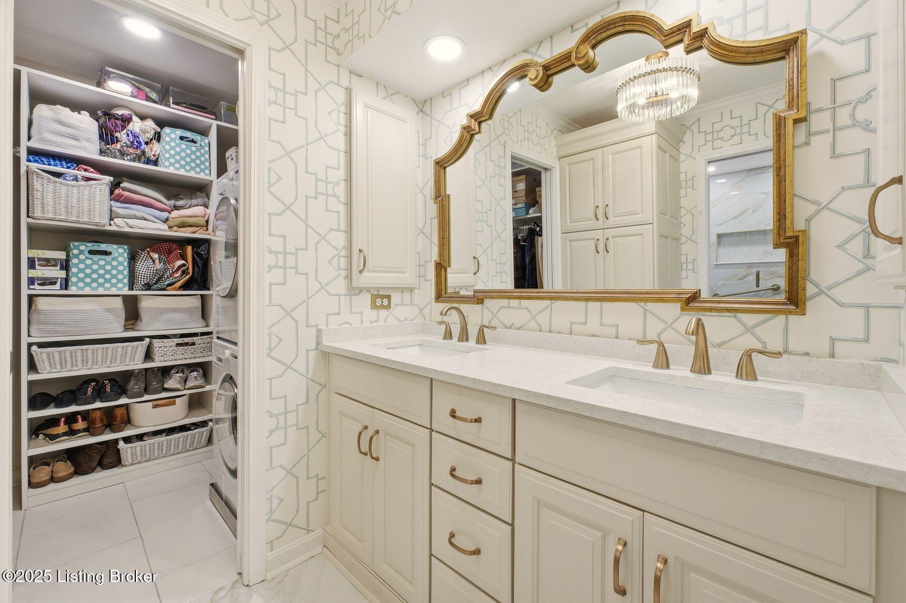 4320 Comanche Trail