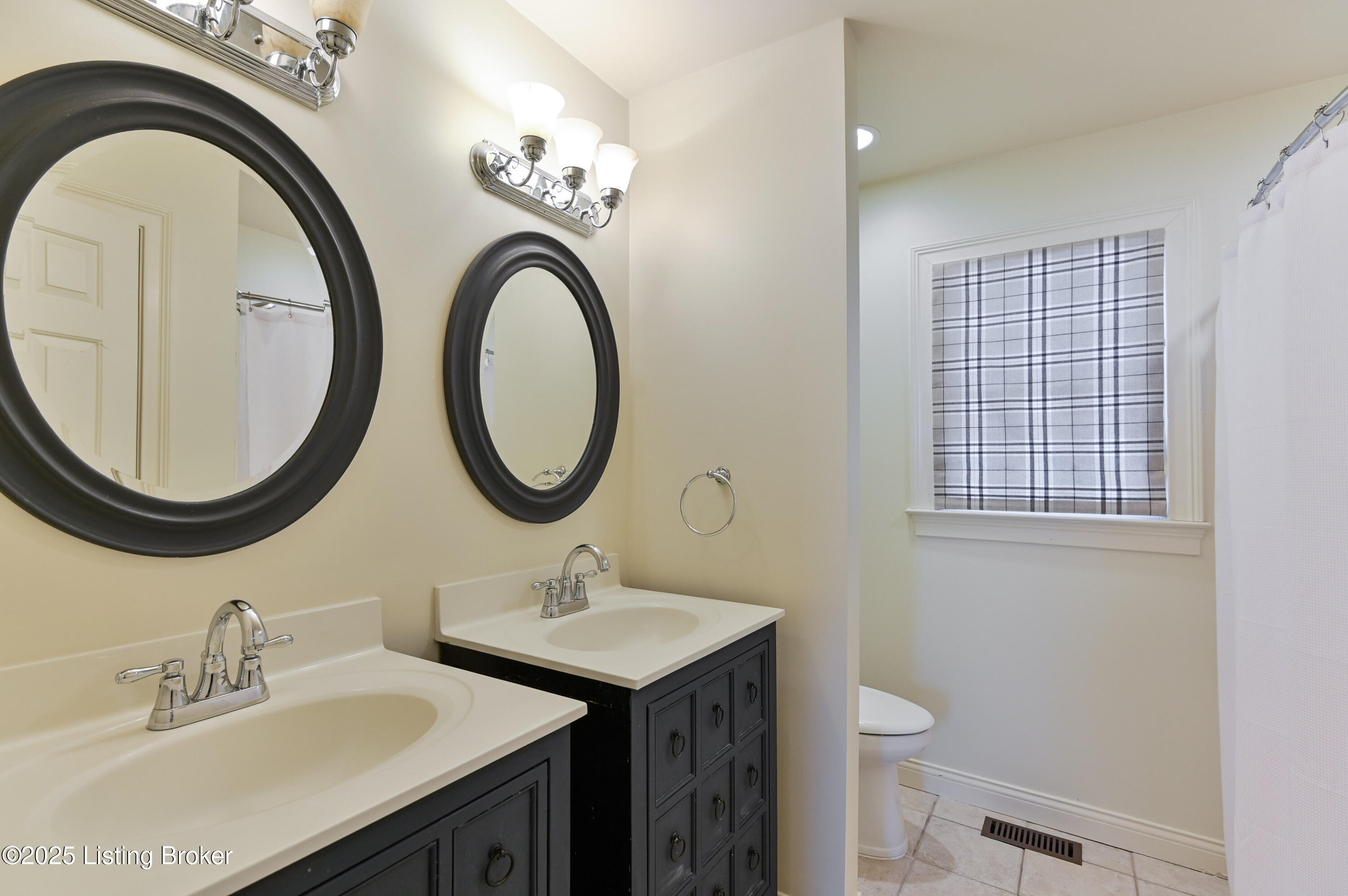 10930 Old Harrods Woods Cir
