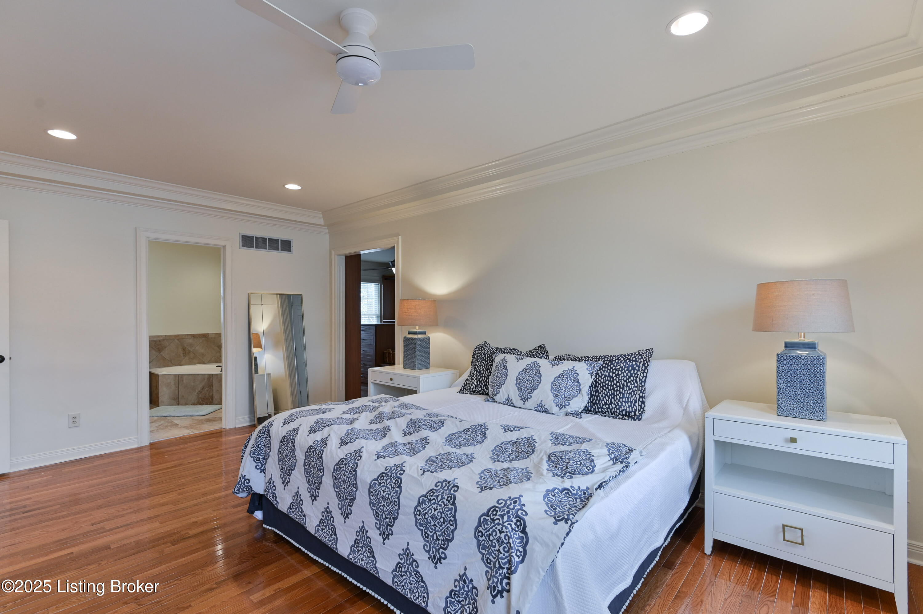 10930 Old Harrods Woods Cir