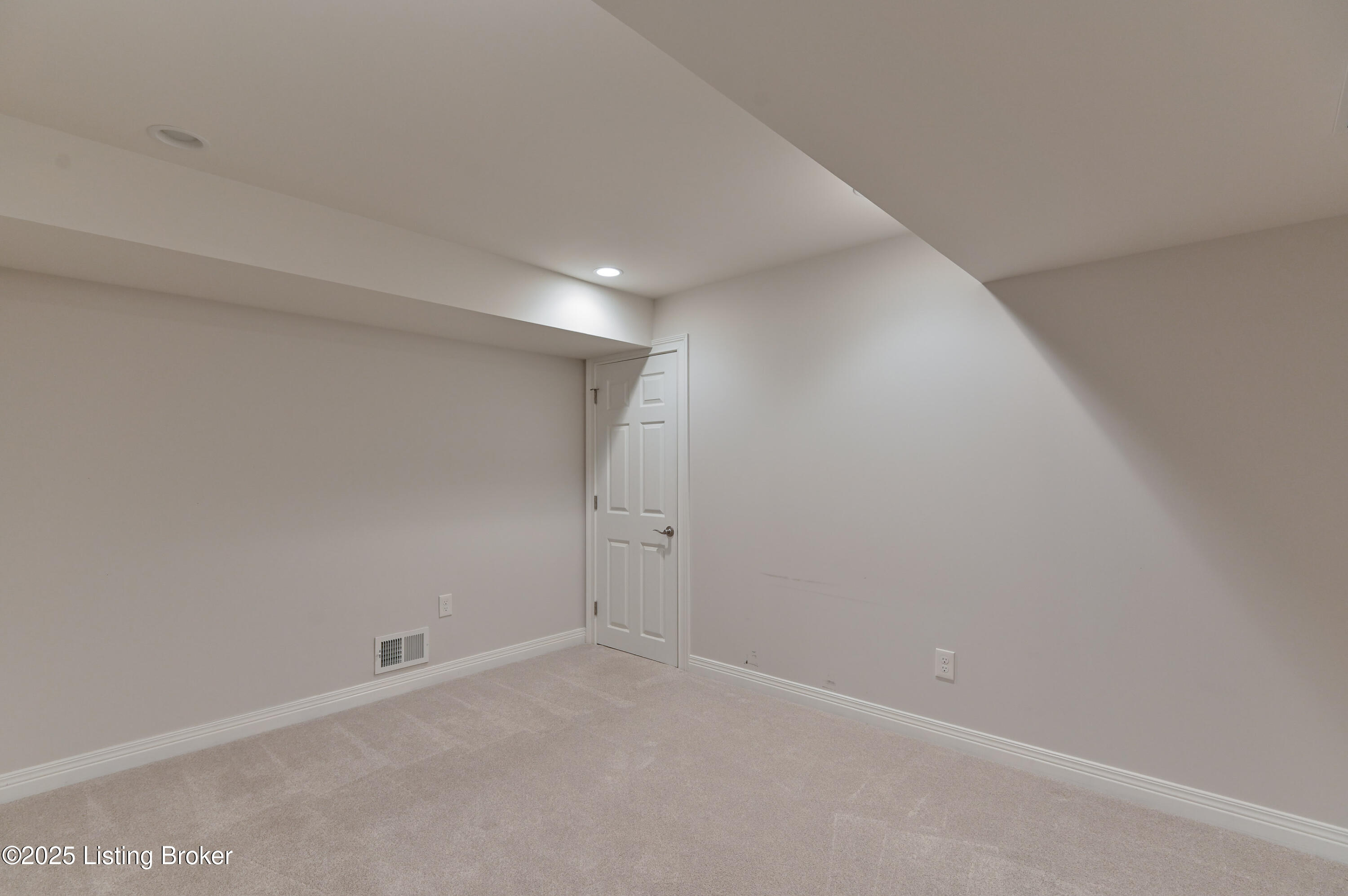 10930 Old Harrods Woods Cir