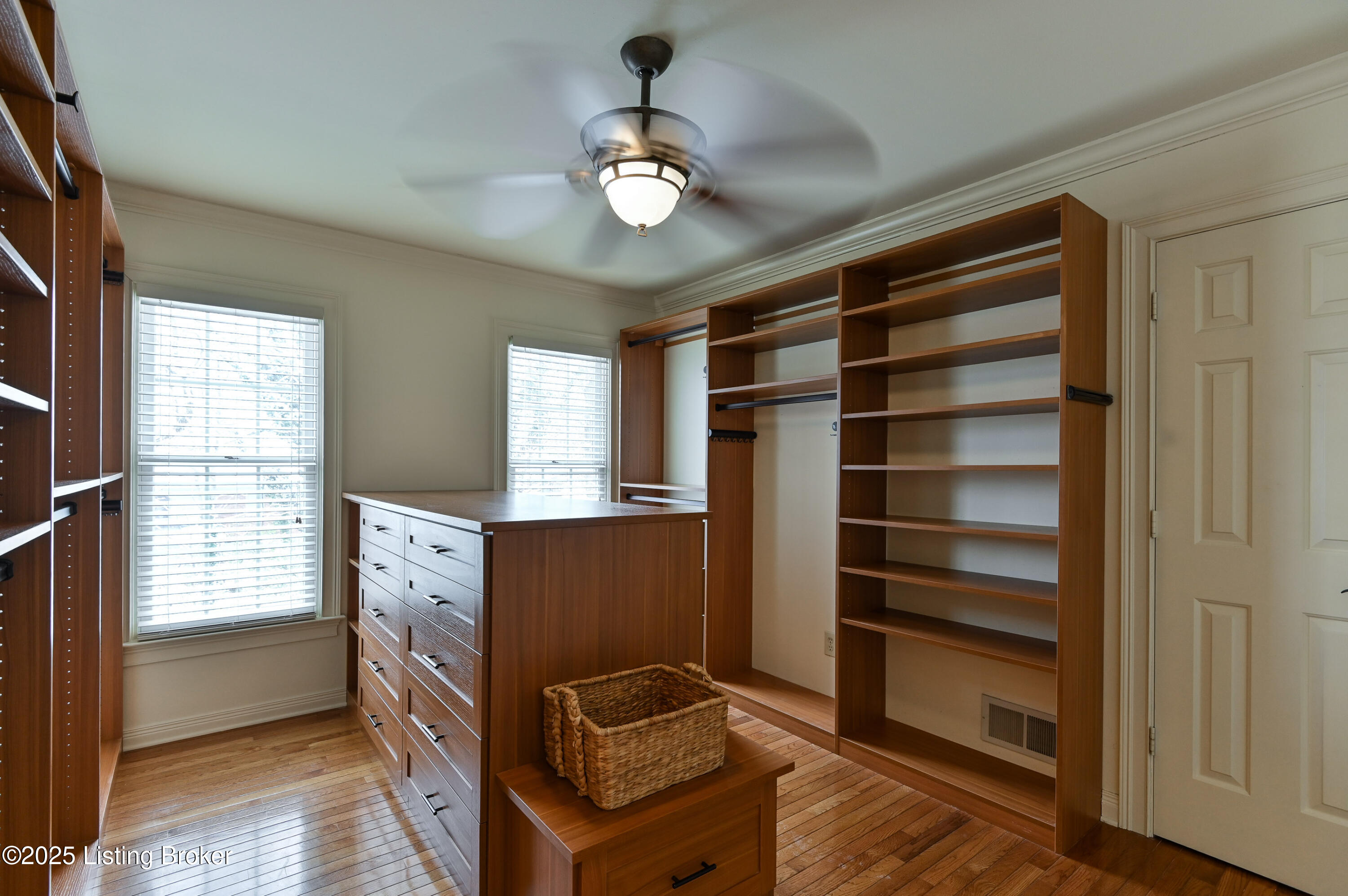 10930 Old Harrods Woods Cir