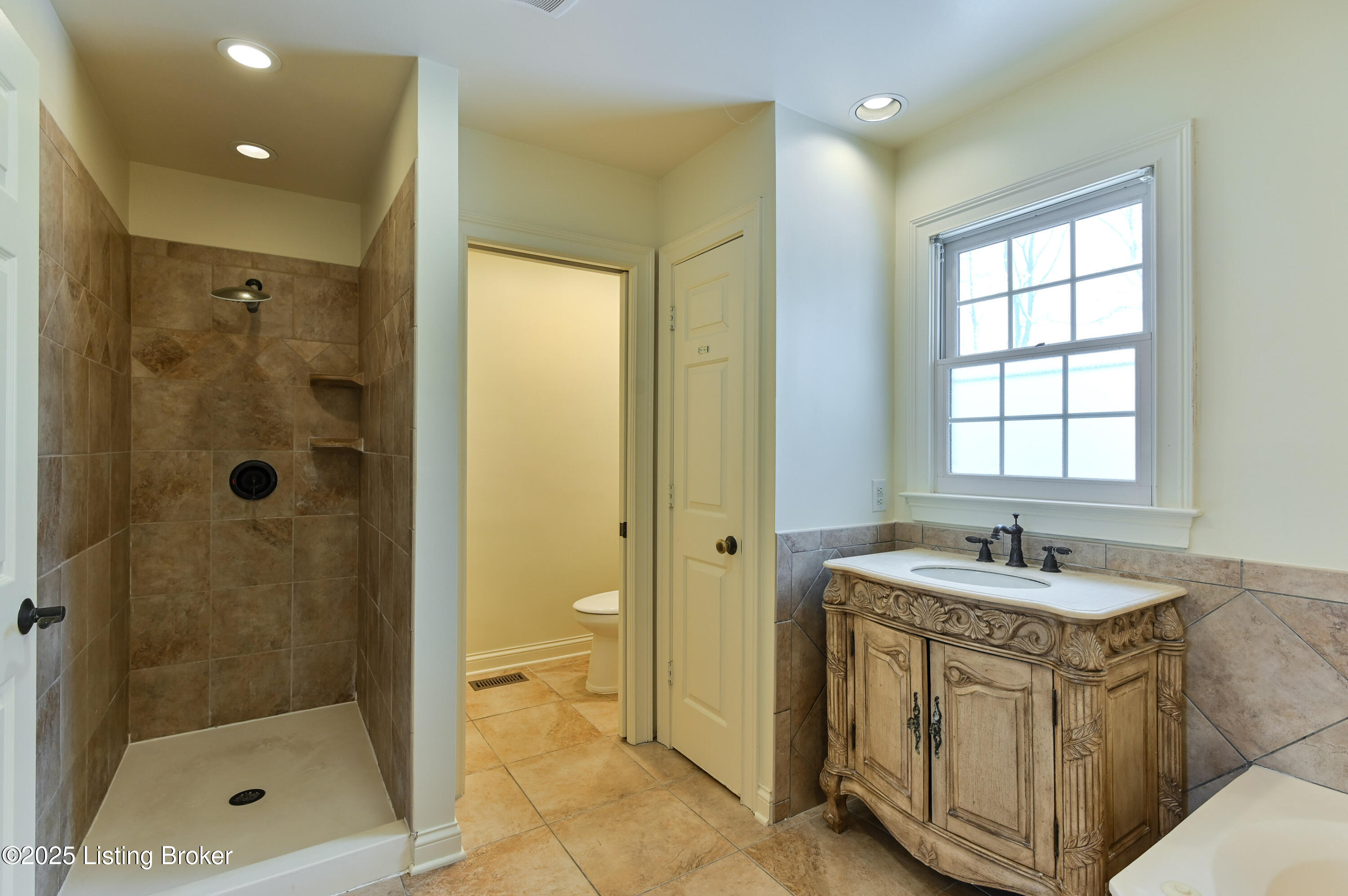 10930 Old Harrods Woods Cir
