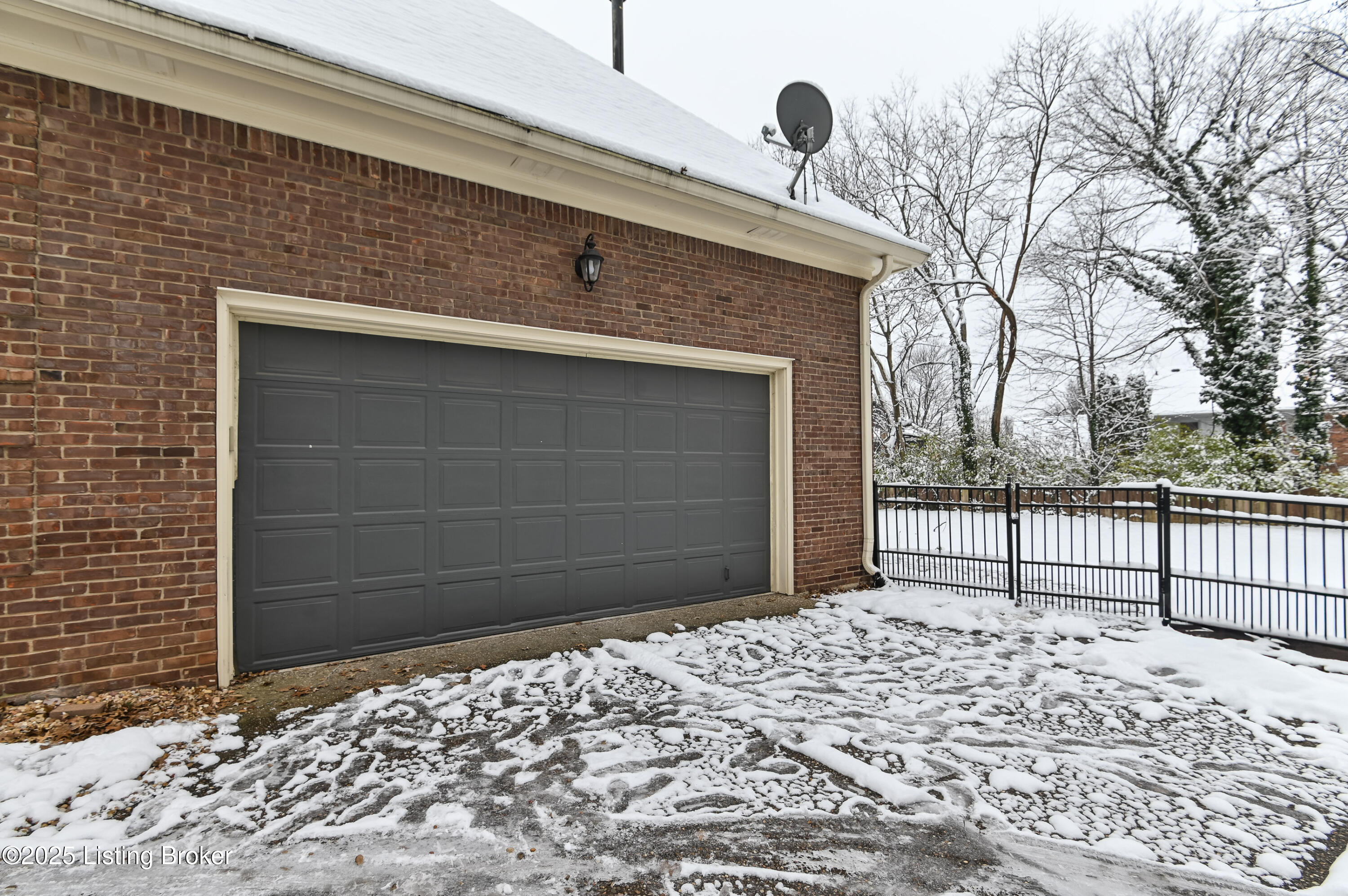 10930 Old Harrods Woods Cir