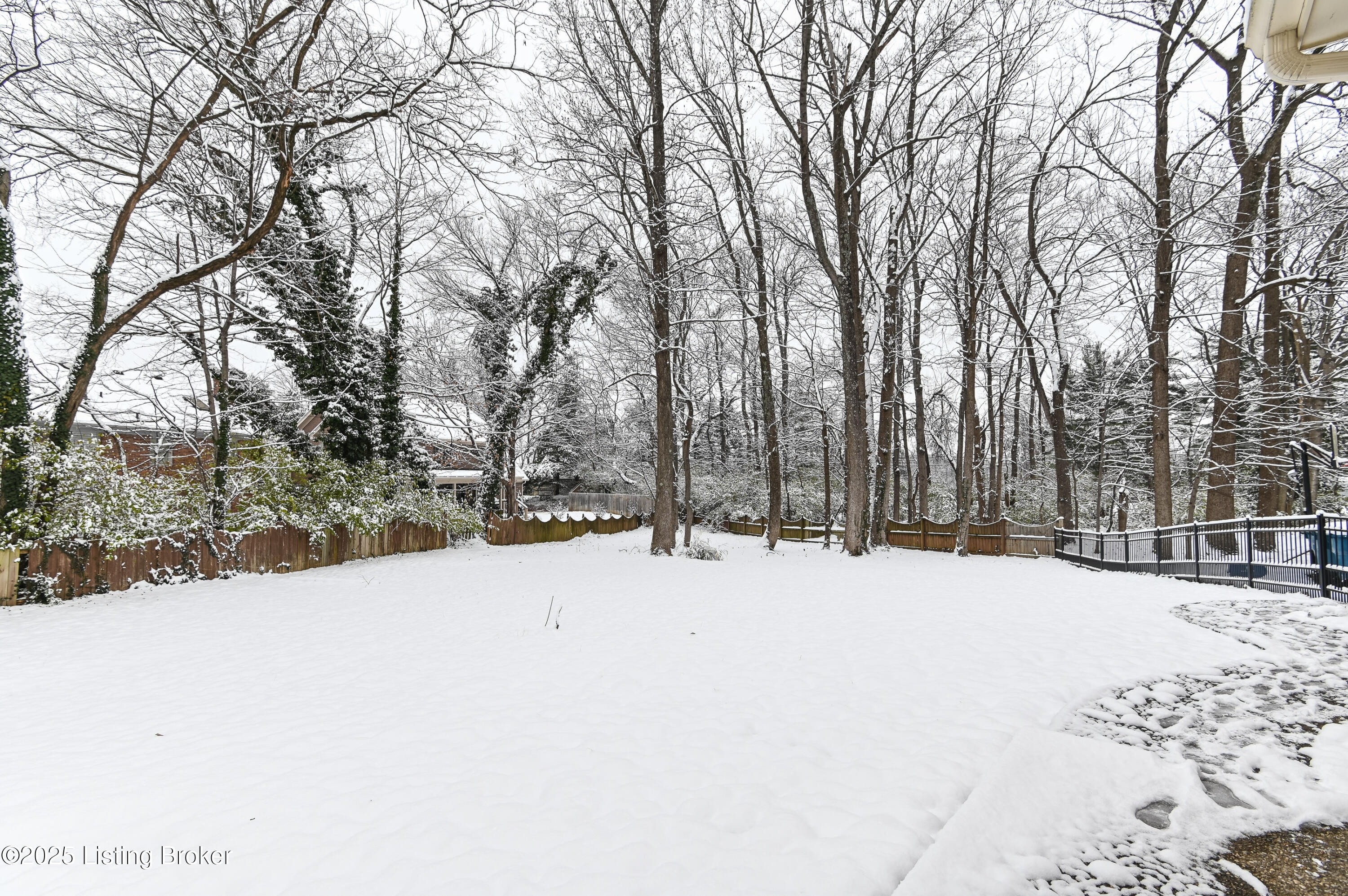 10930 Old Harrods Woods Cir