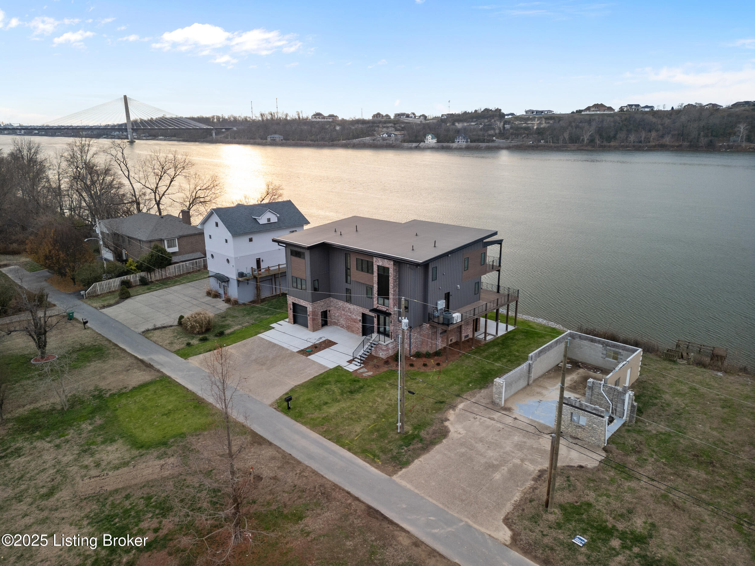 6904 Beachland Bch Rd