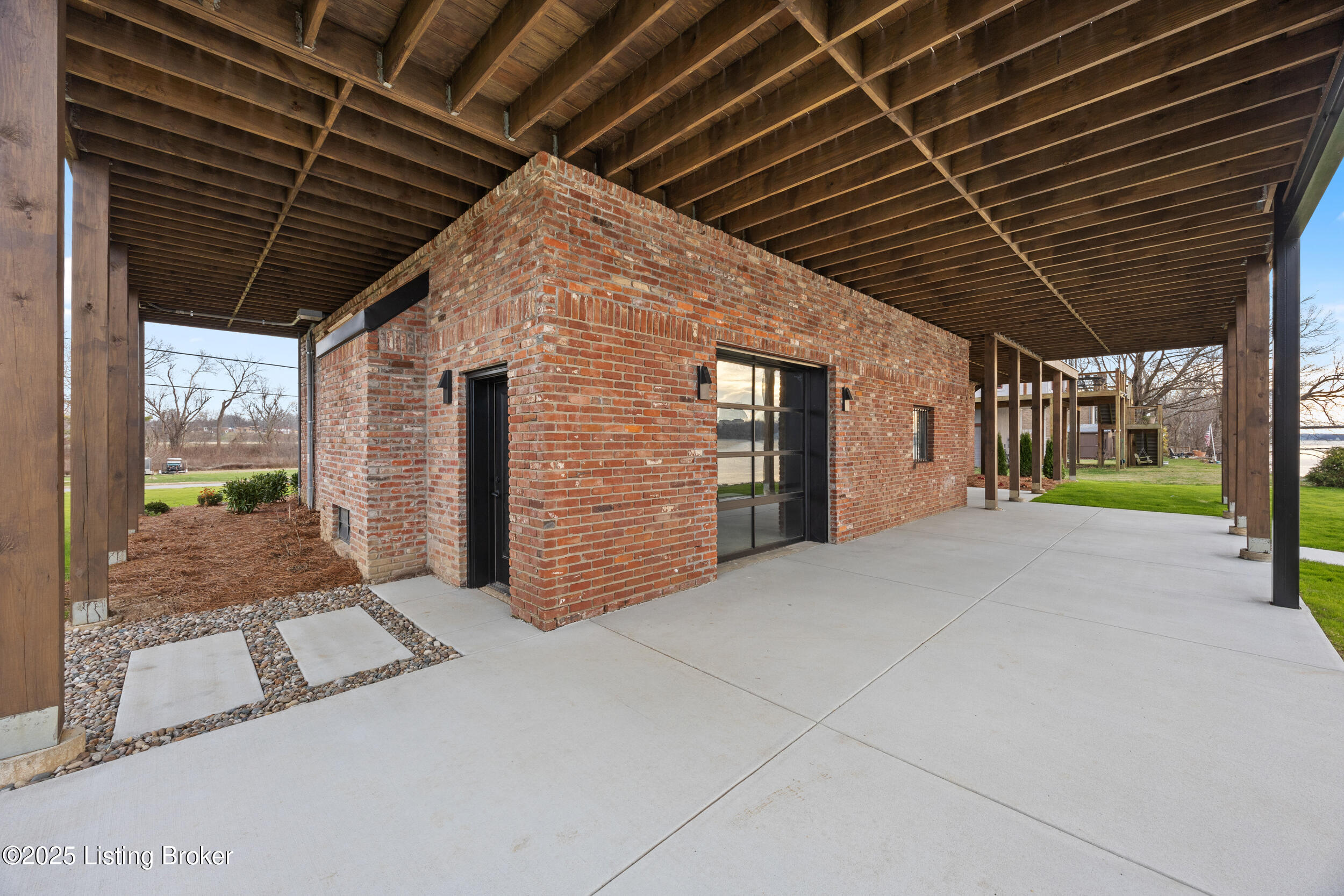 6904 Beachland Bch Rd