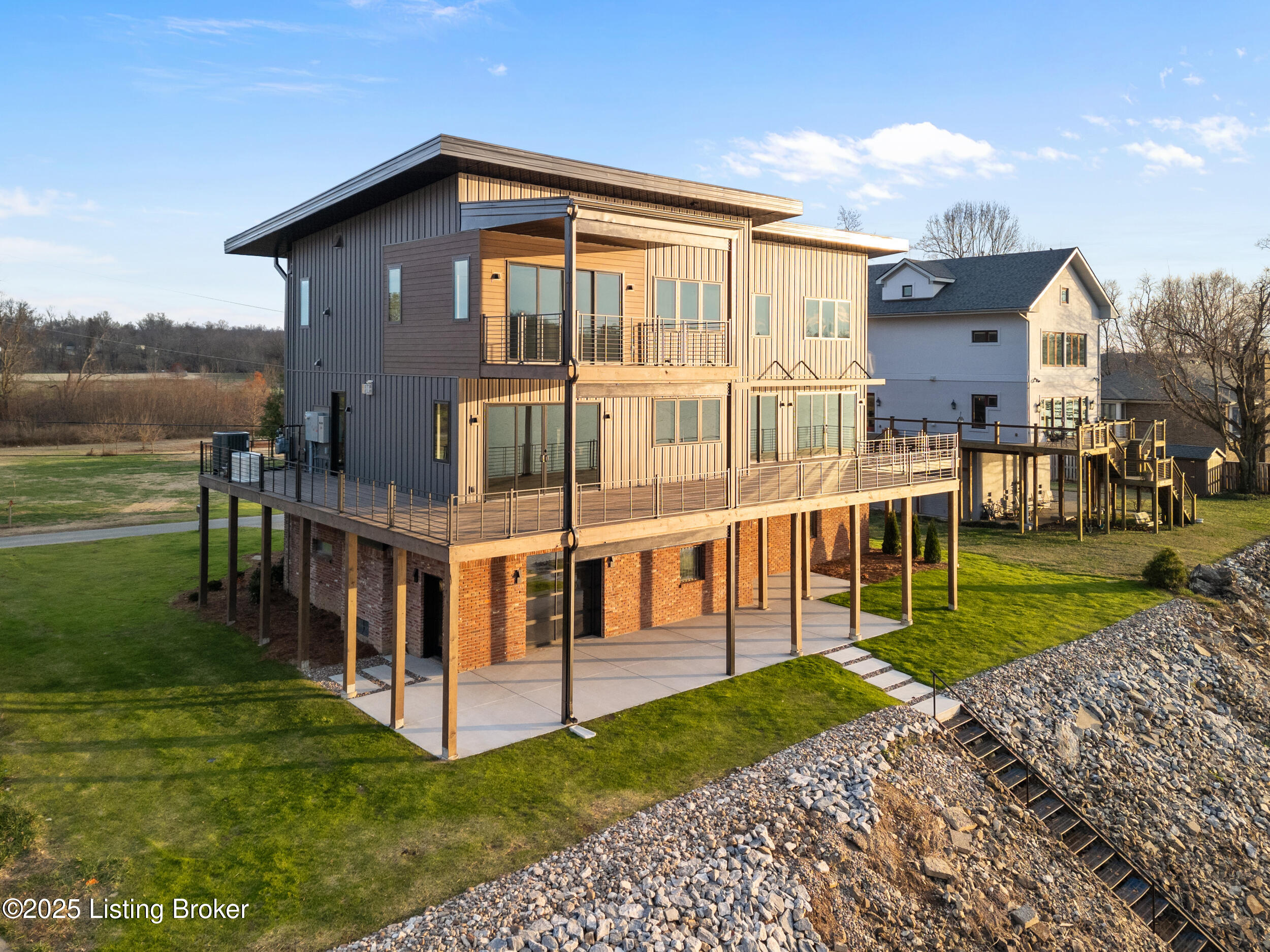 6904 Beachland Bch Rd