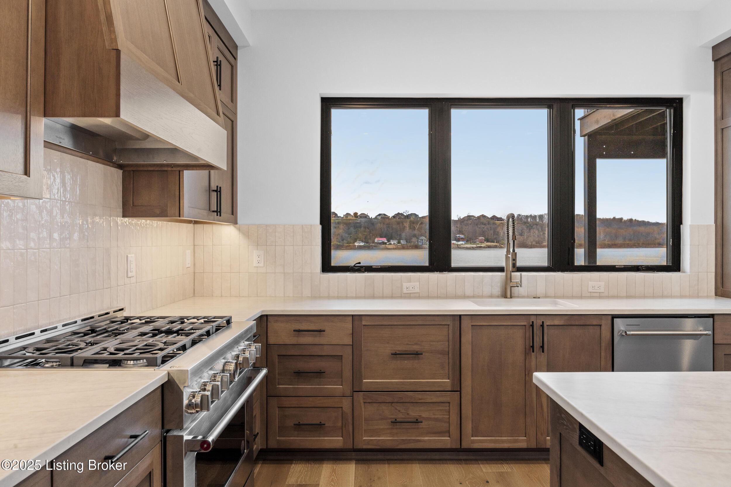 6904 Beachland Bch Rd