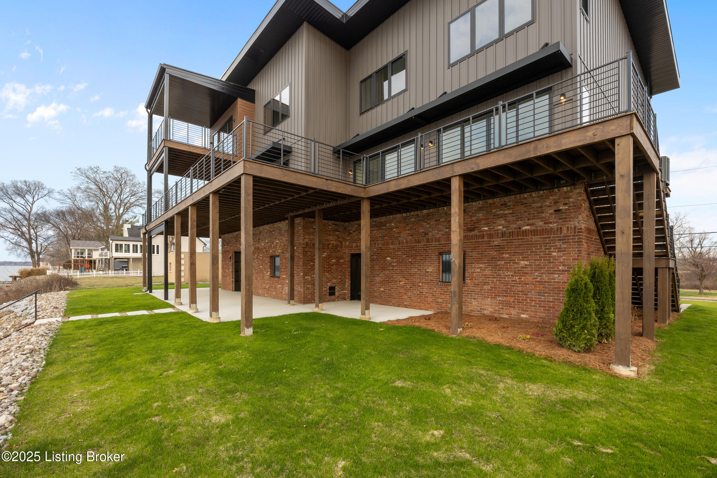 6904 Beachland Bch Rd