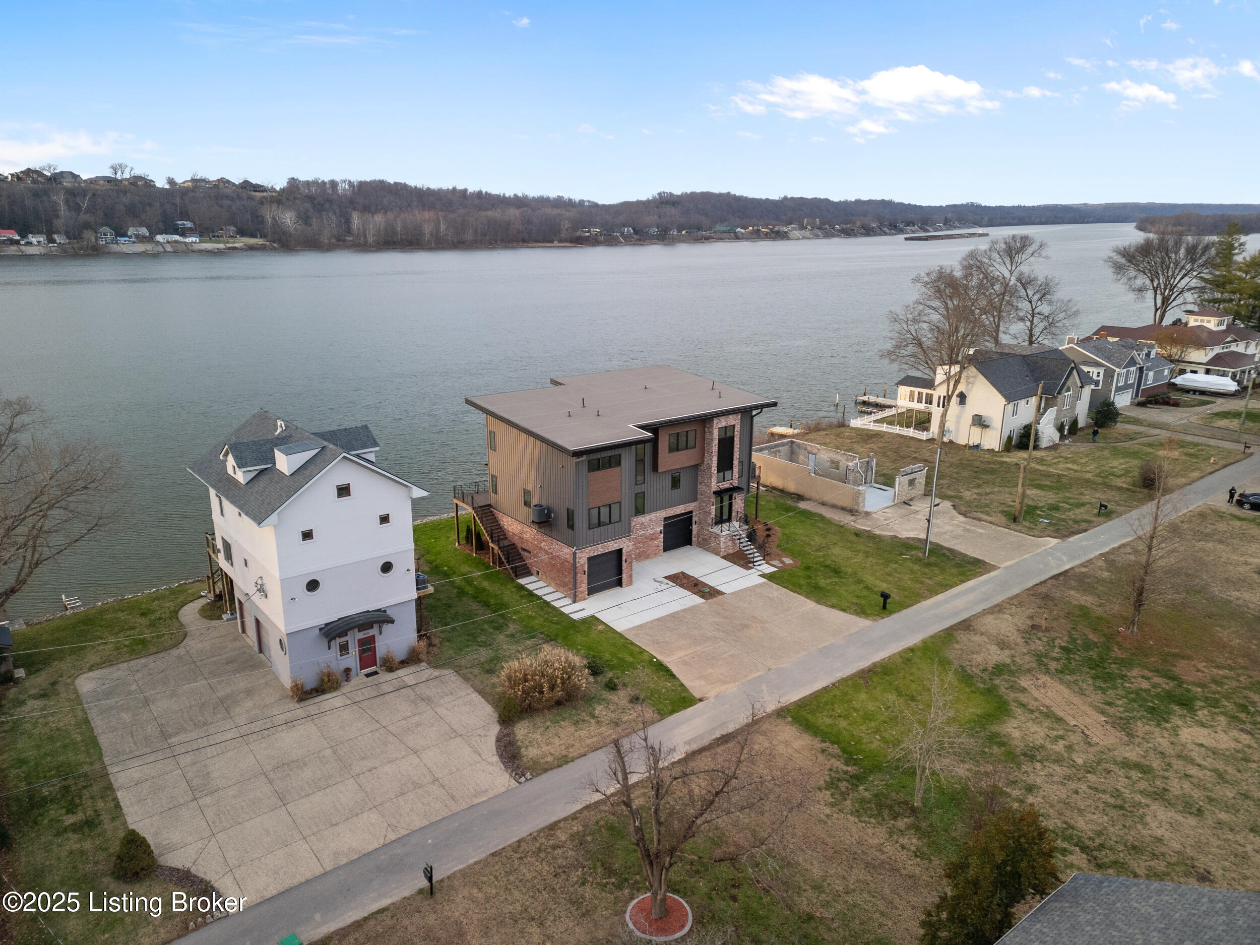 6904 Beachland Bch Rd