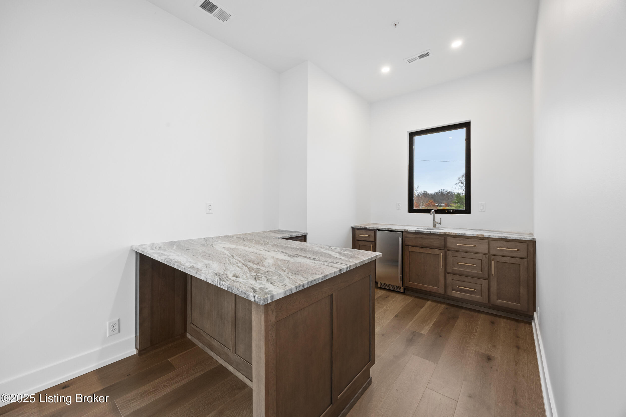 6904 Beachland Bch Rd