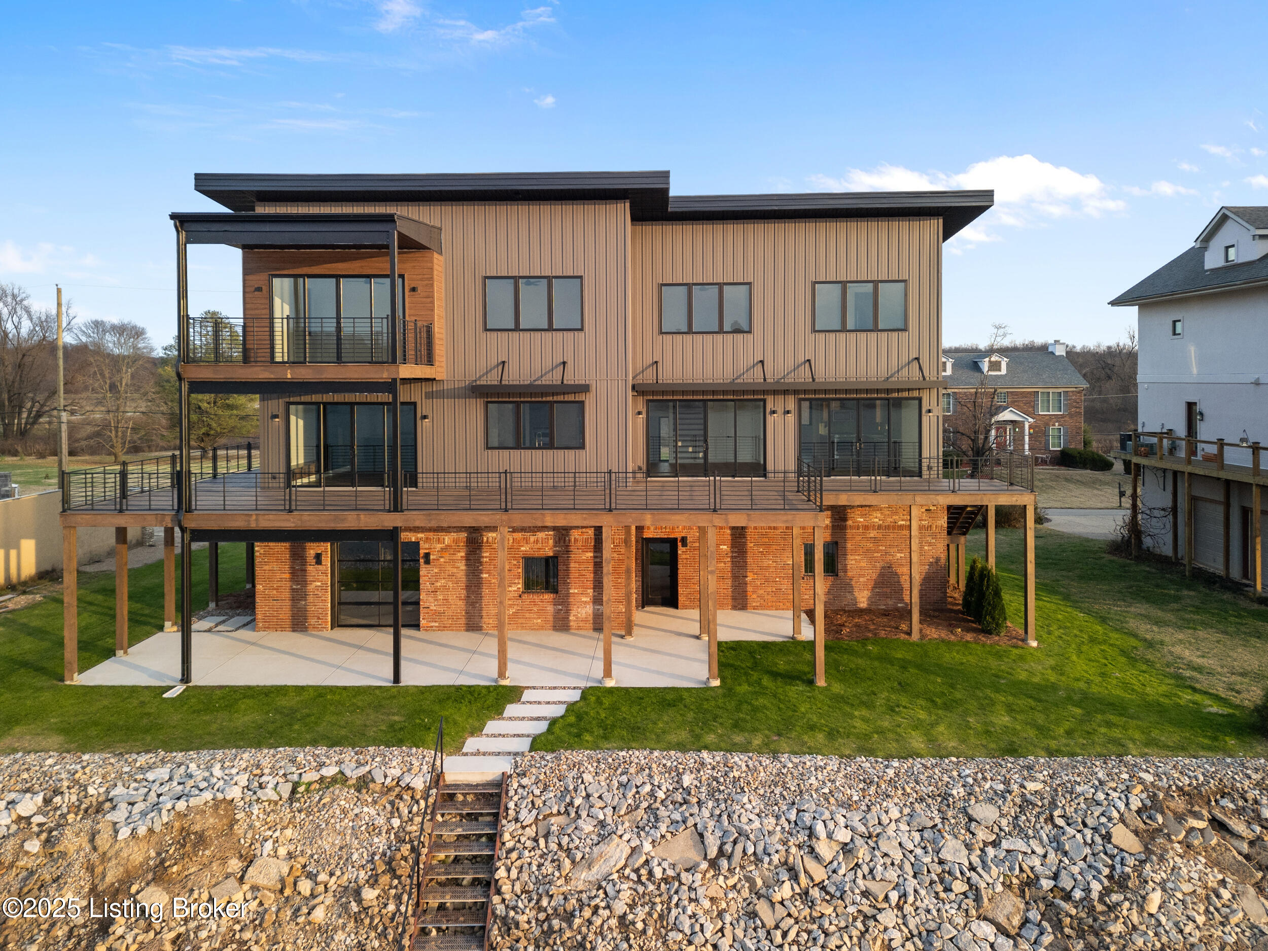 6904 Beachland Bch Rd