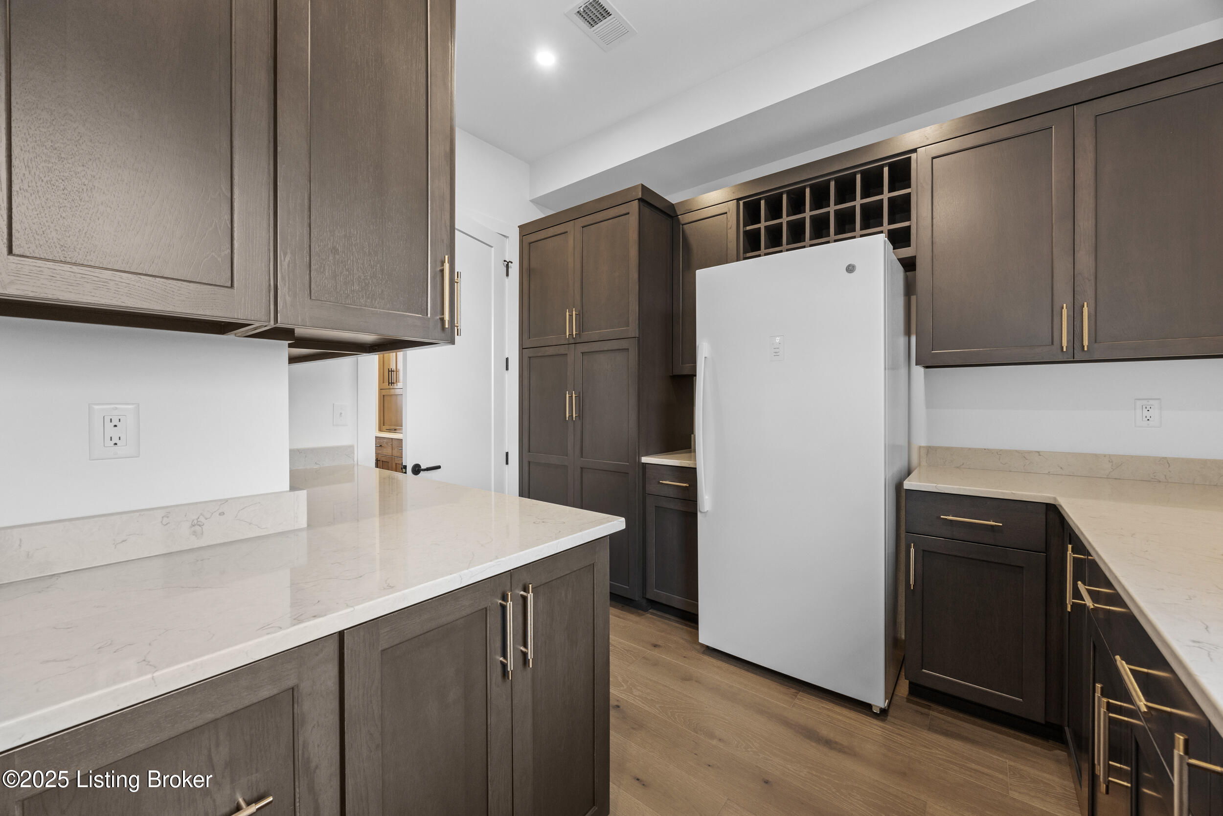 6904 Beachland Bch Rd