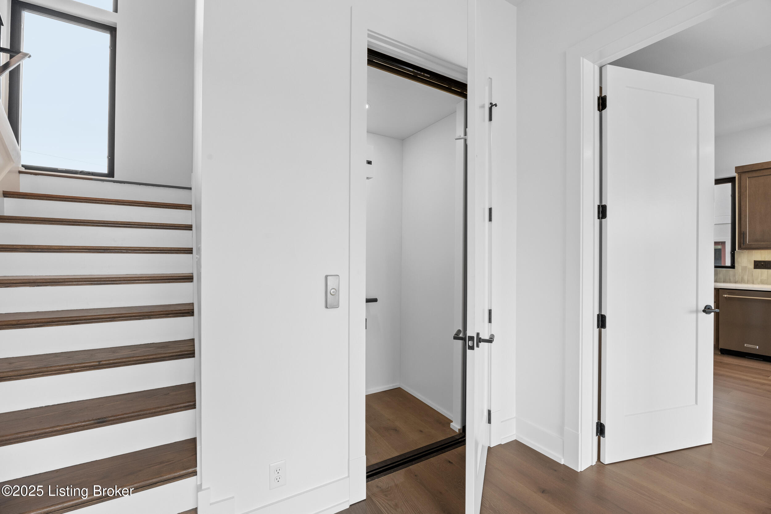 6904 Beachland Bch Rd