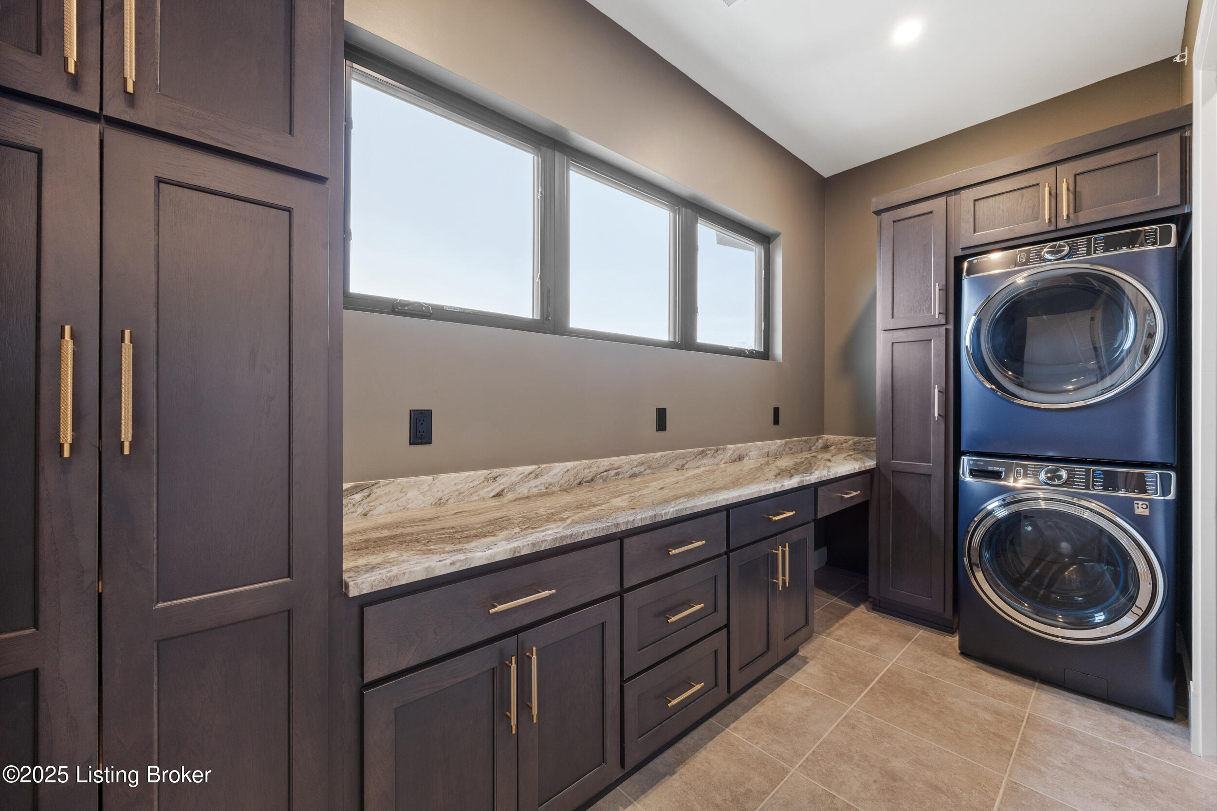 6904 Beachland Bch Rd