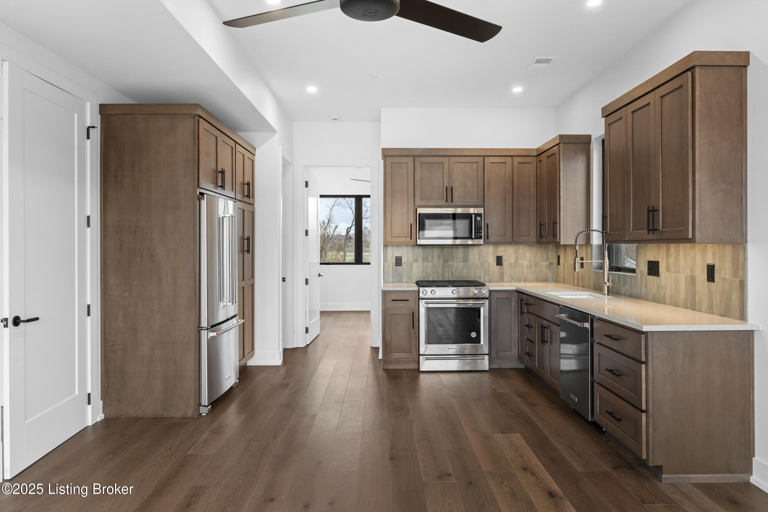 6904 Beachland Bch Rd