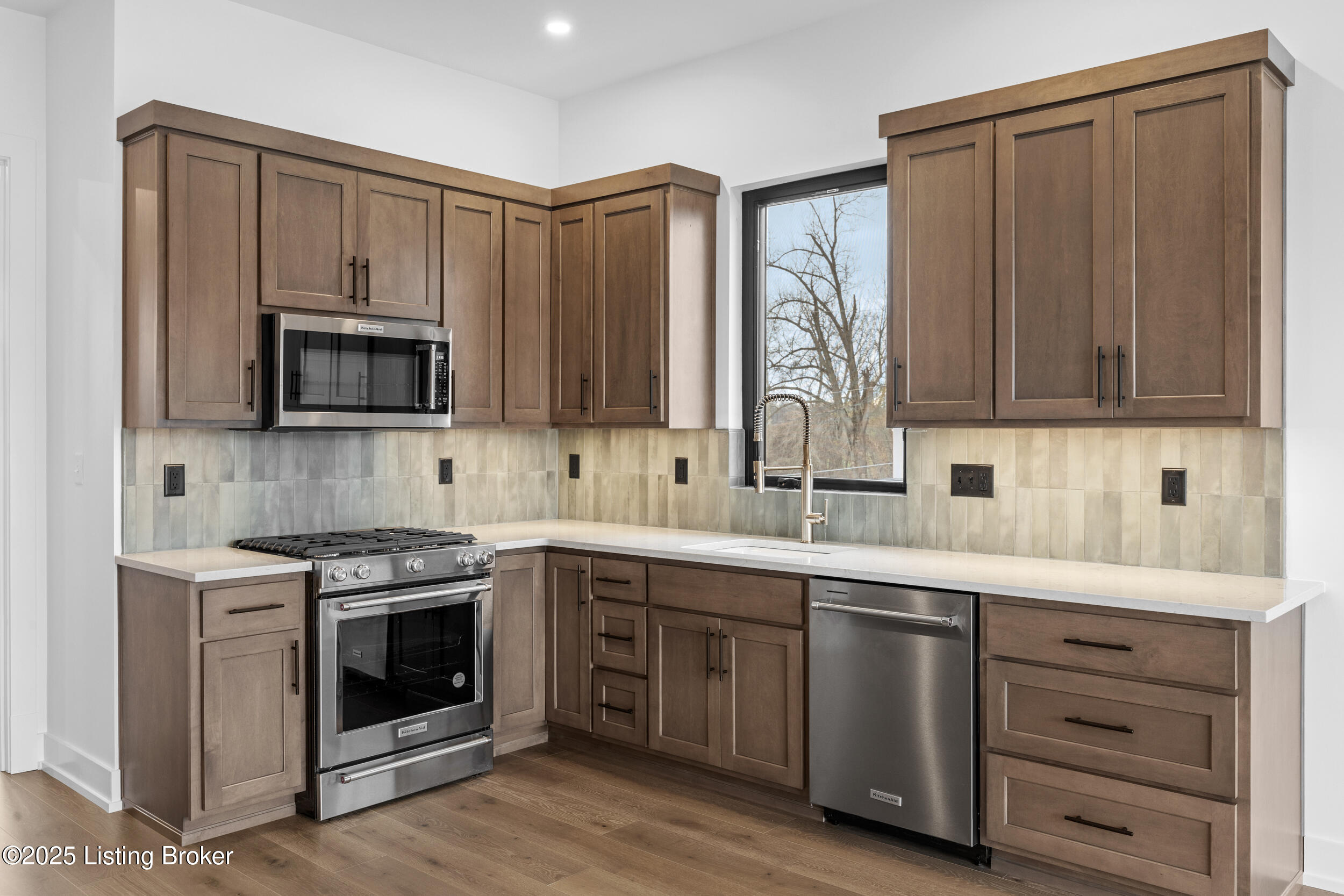 6904 Beachland Bch Rd