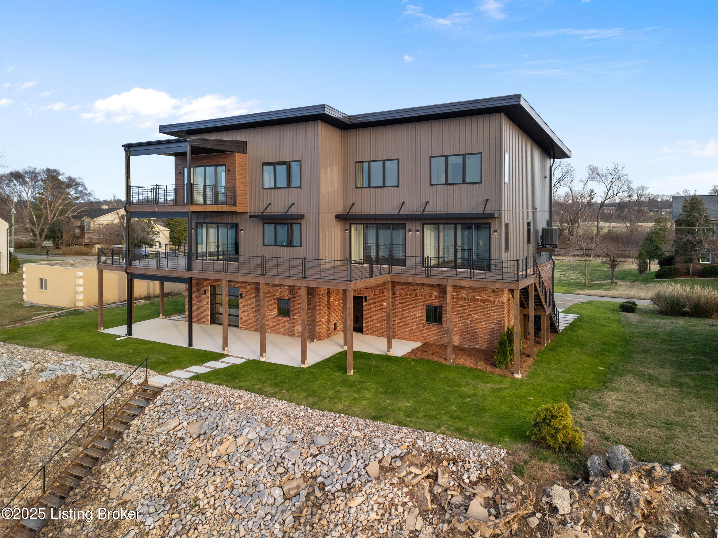 6904 Beachland Bch Rd