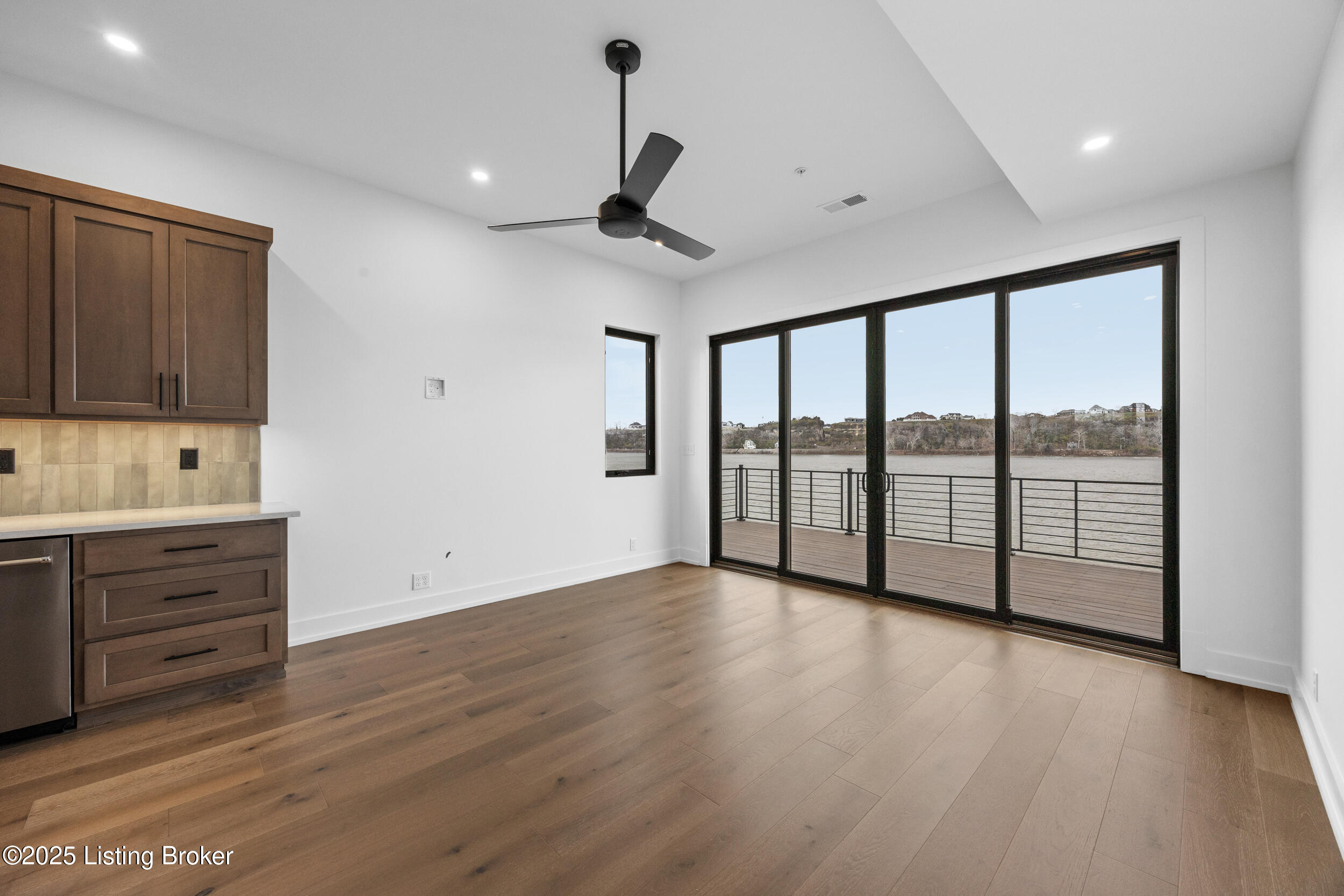 6904 Beachland Bch Rd