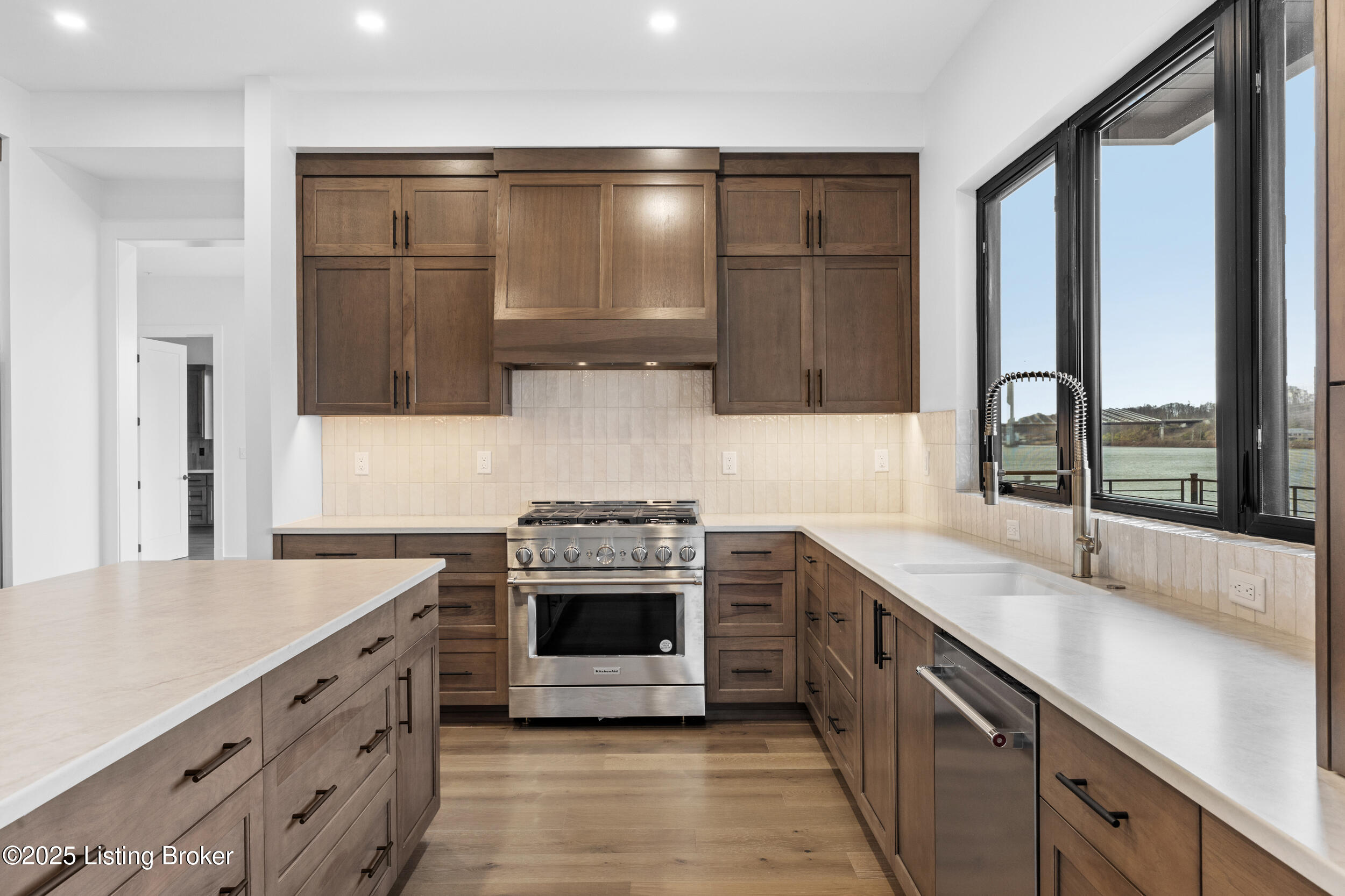 6904 Beachland Bch Rd