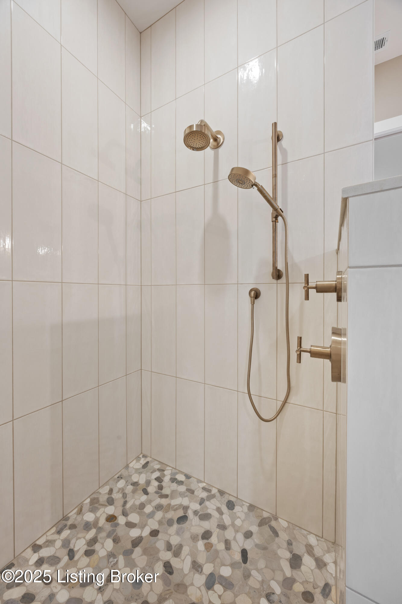 6904 Beachland Bch Rd