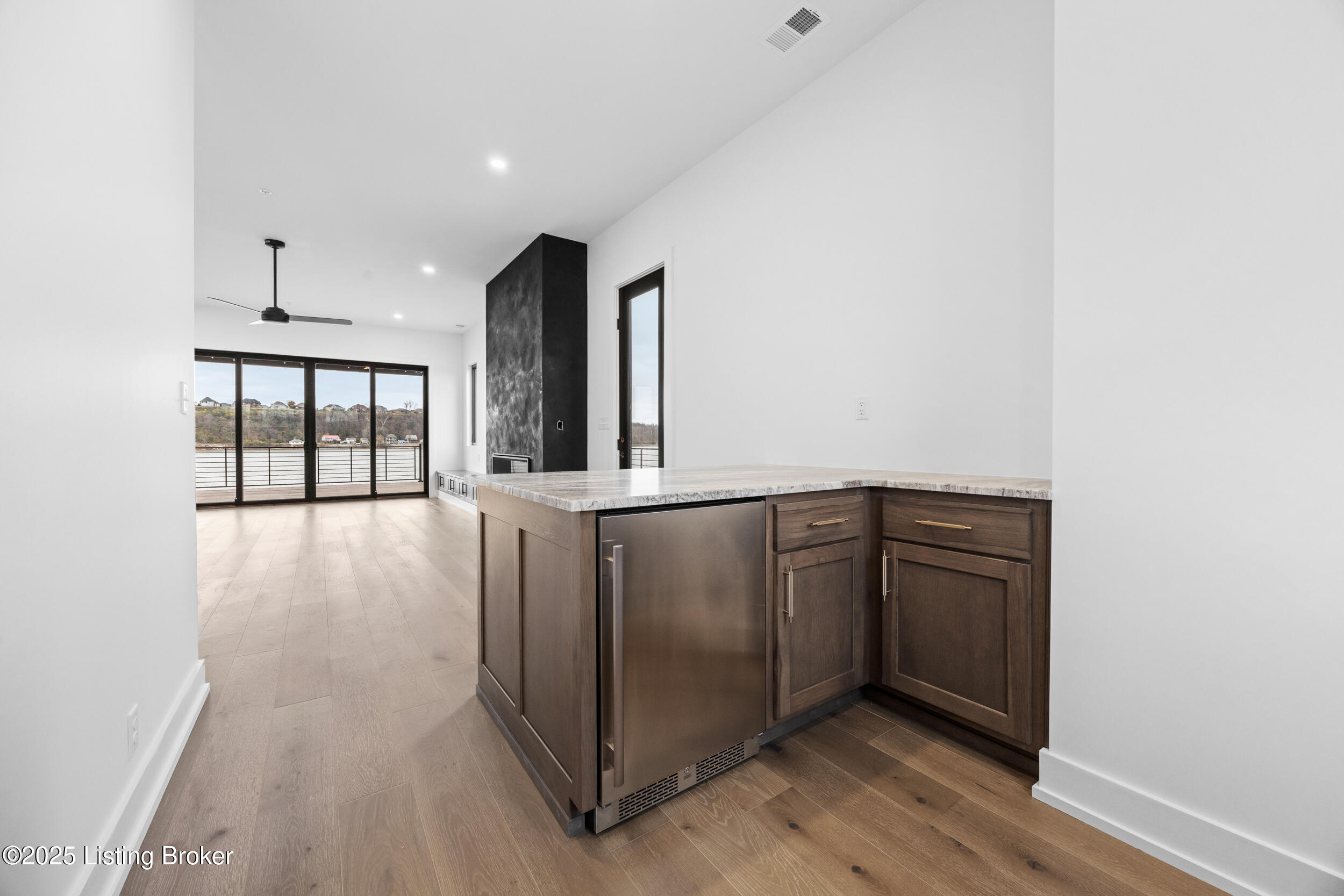 6904 Beachland Bch Rd