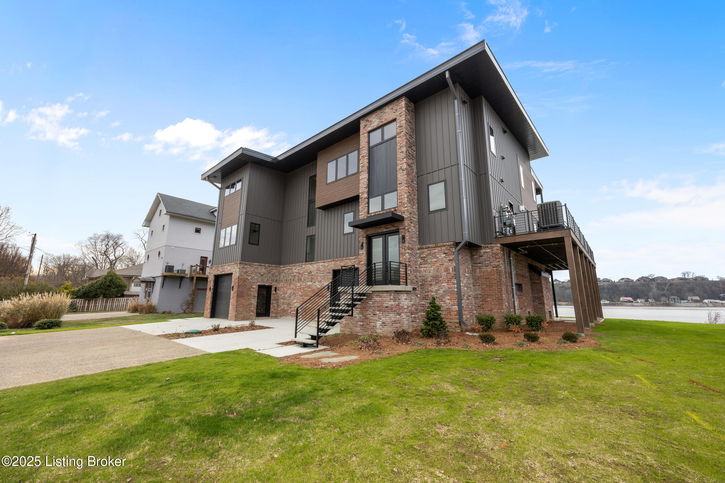 6904 Beachland Bch Rd