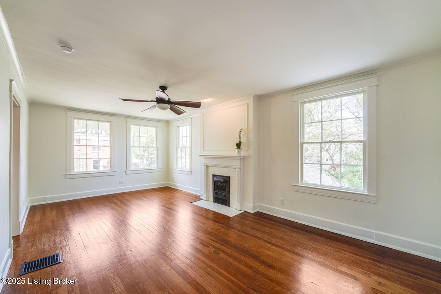 52 Hill Rd