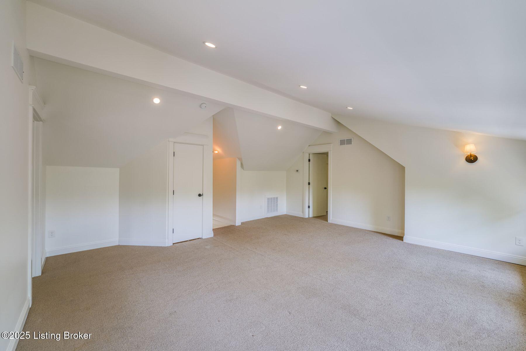 52 Hill Rd