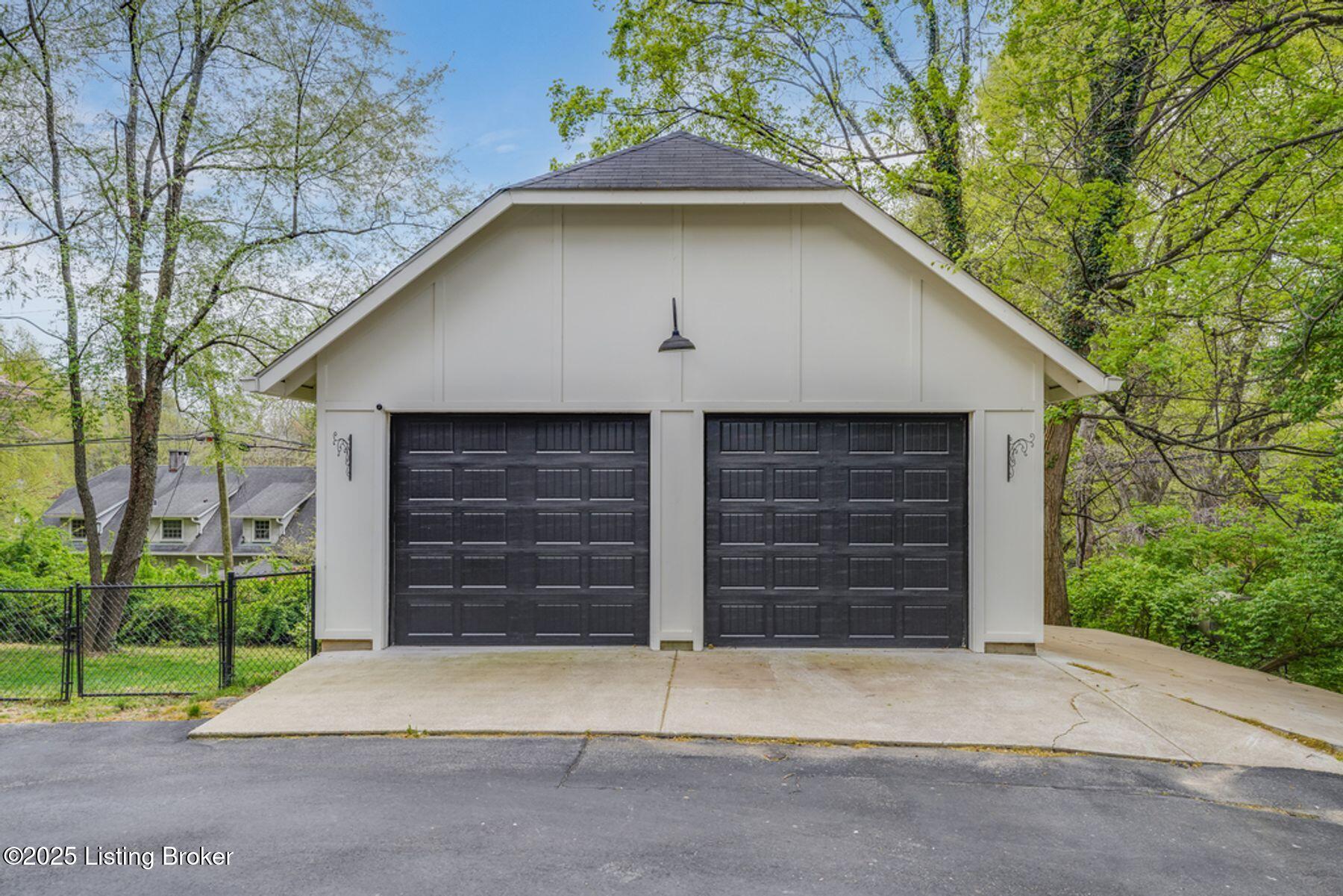 52 Hill Rd