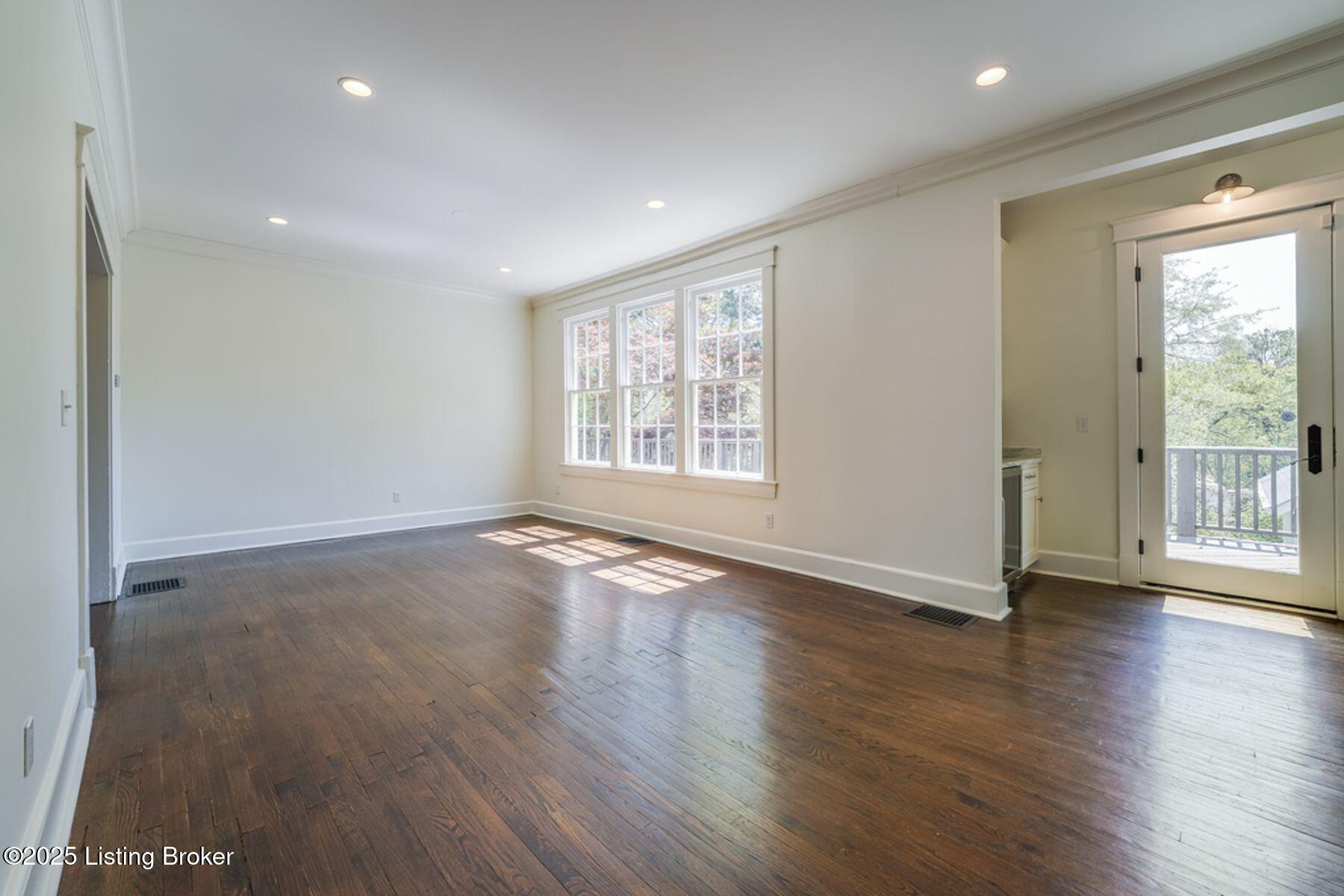 52 Hill Rd