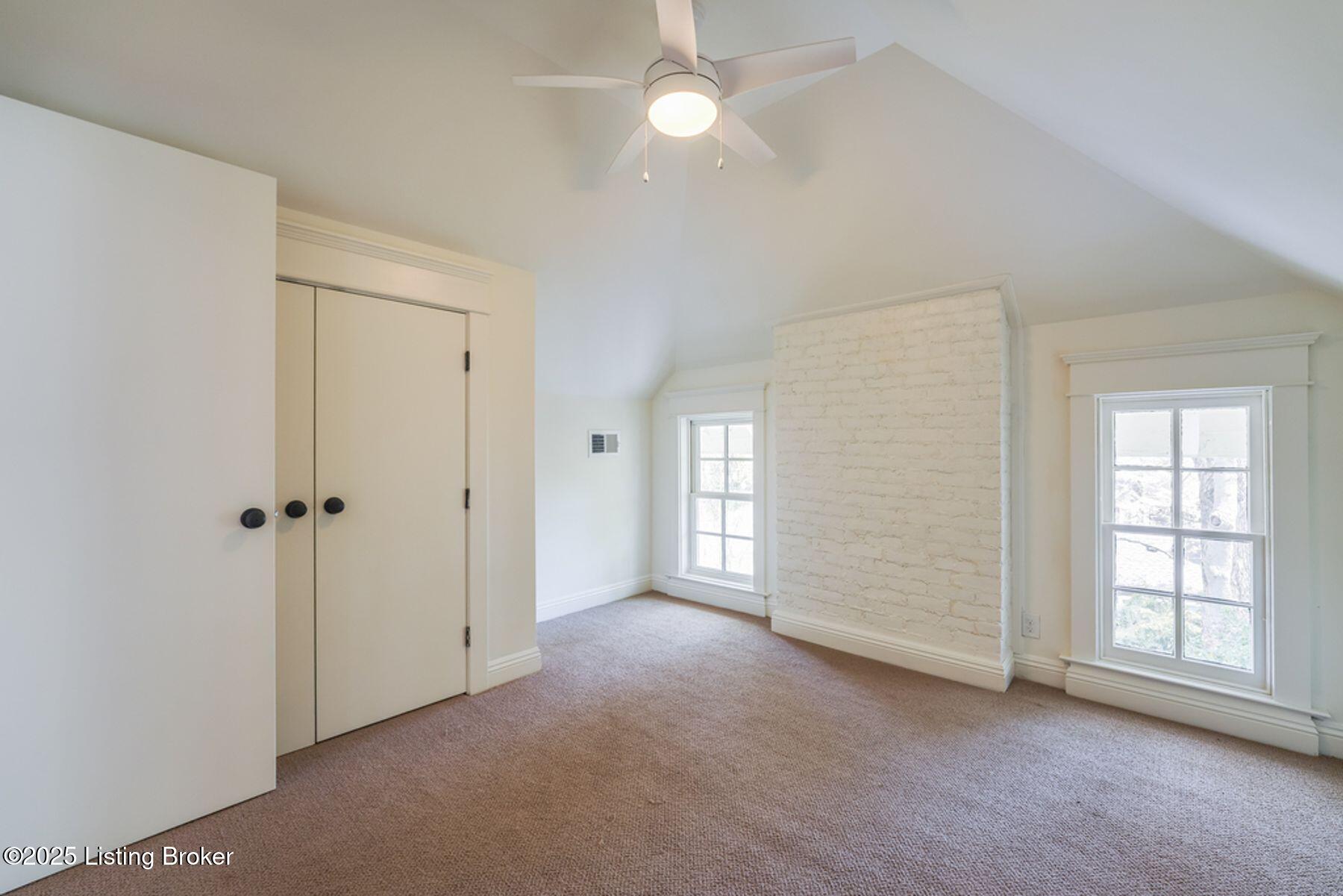 52 Hill Rd