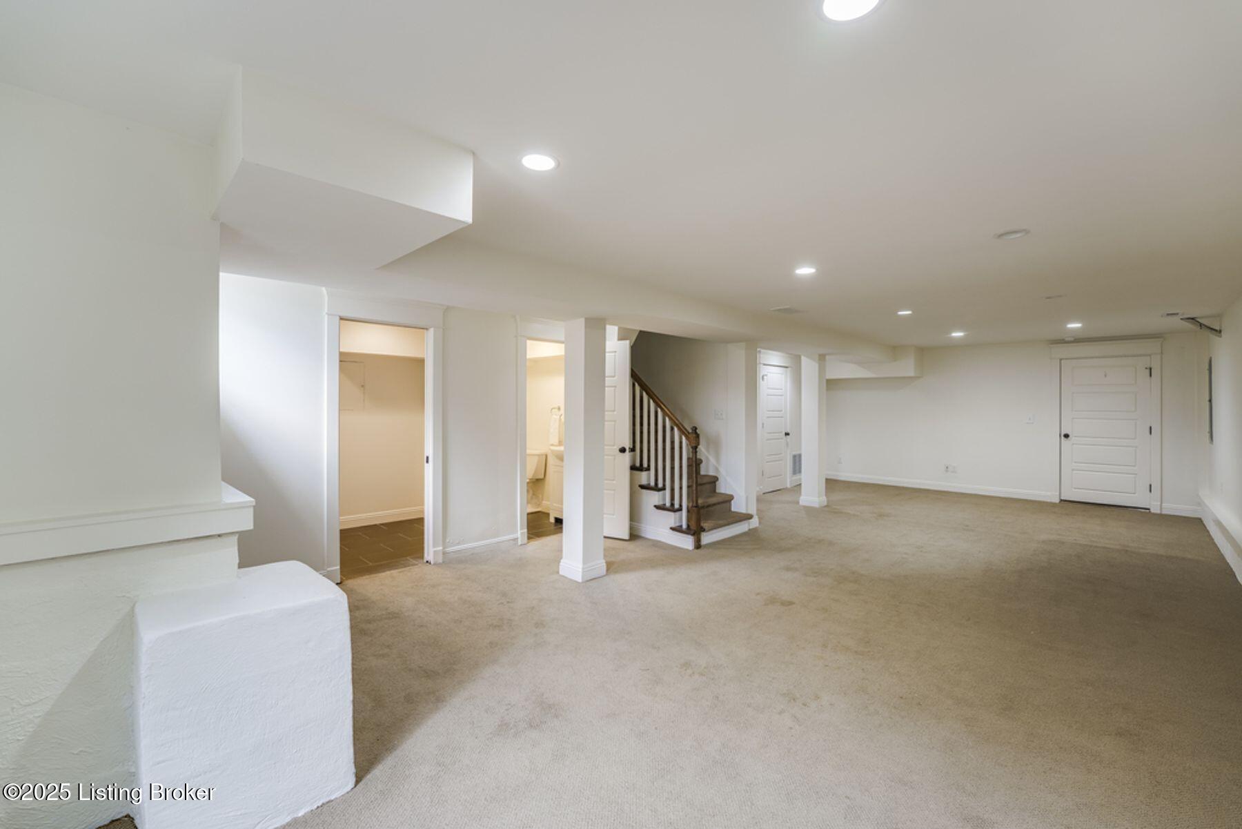 52 Hill Rd