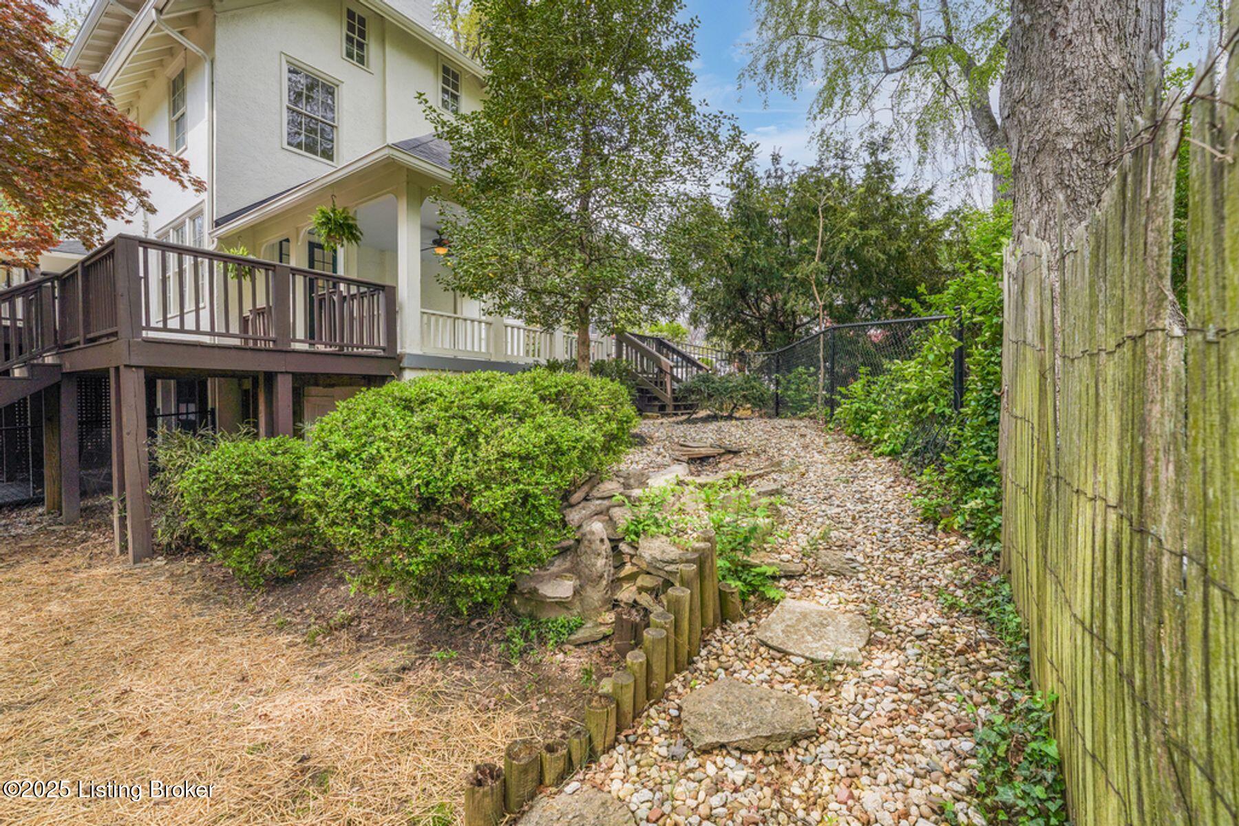 52 Hill Rd