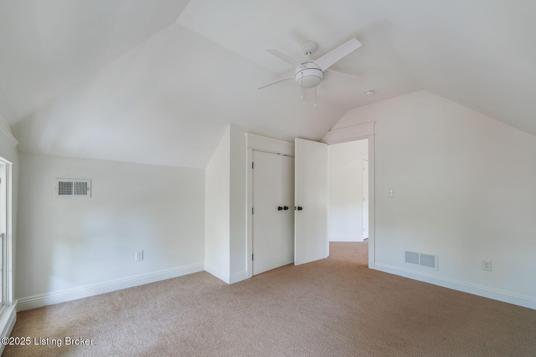 52 Hill Rd