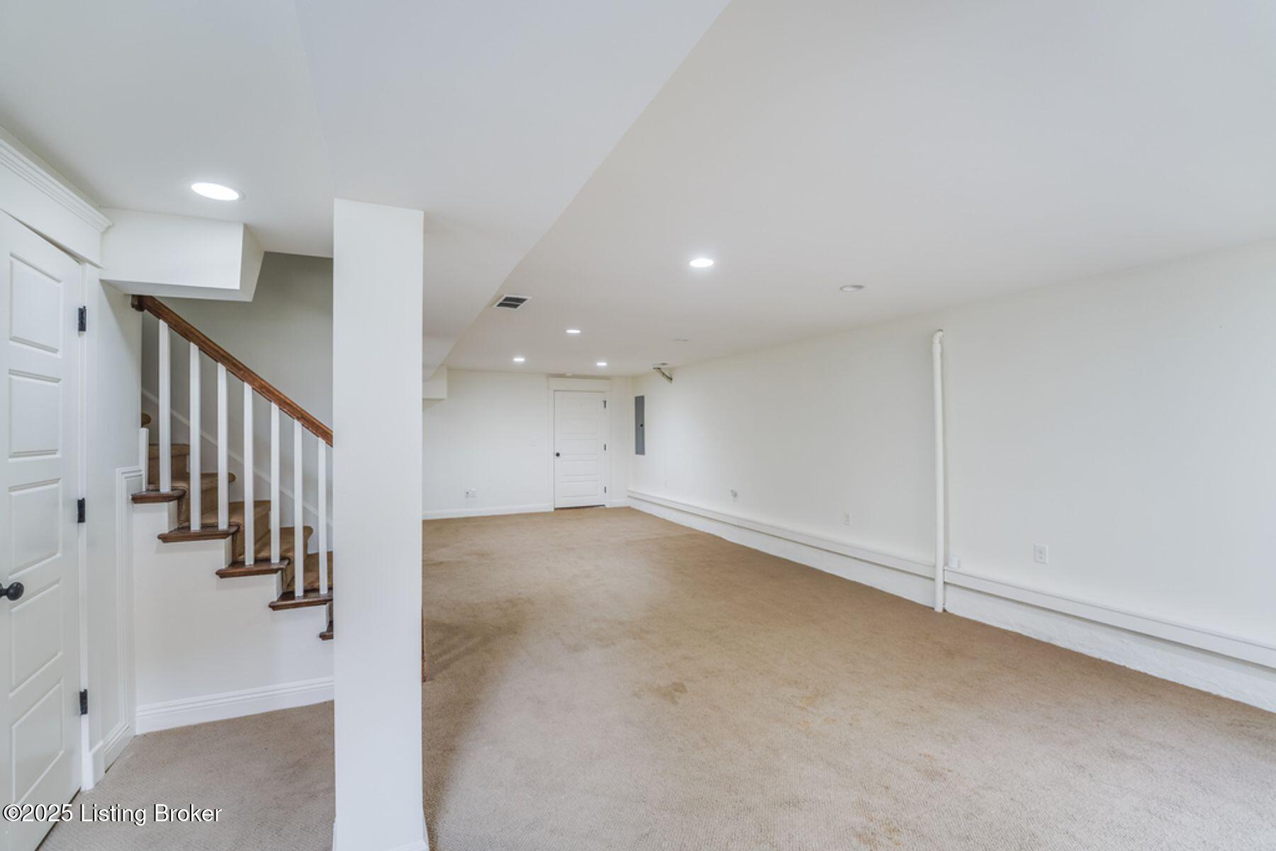 52 Hill Rd