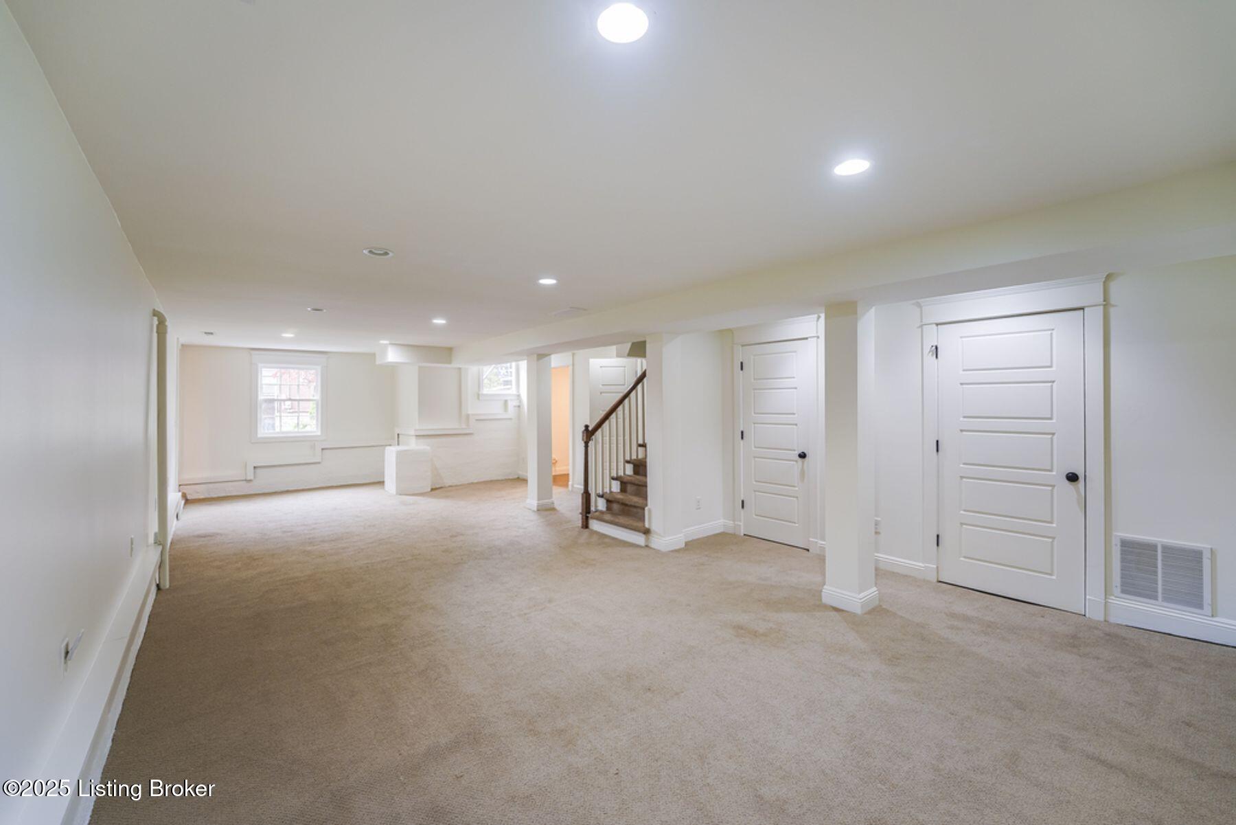 52 Hill Rd