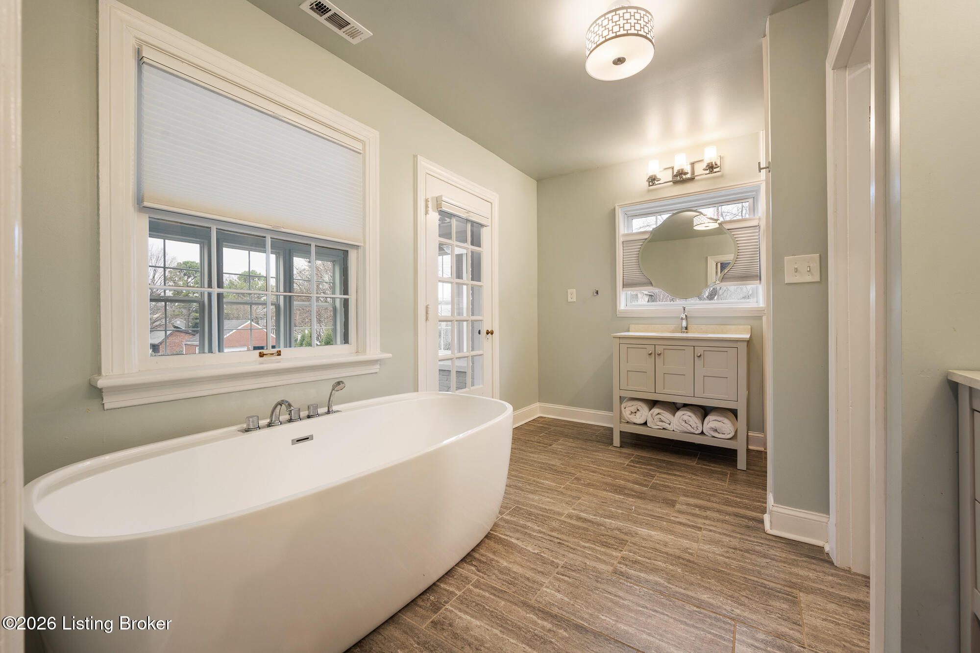 2416 Broadmeade Rd