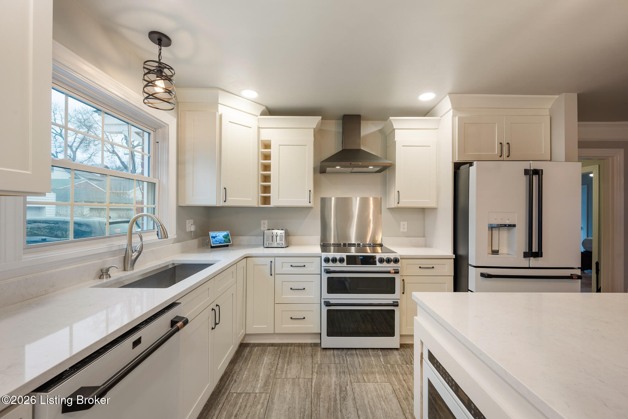 2416 Broadmeade Rd