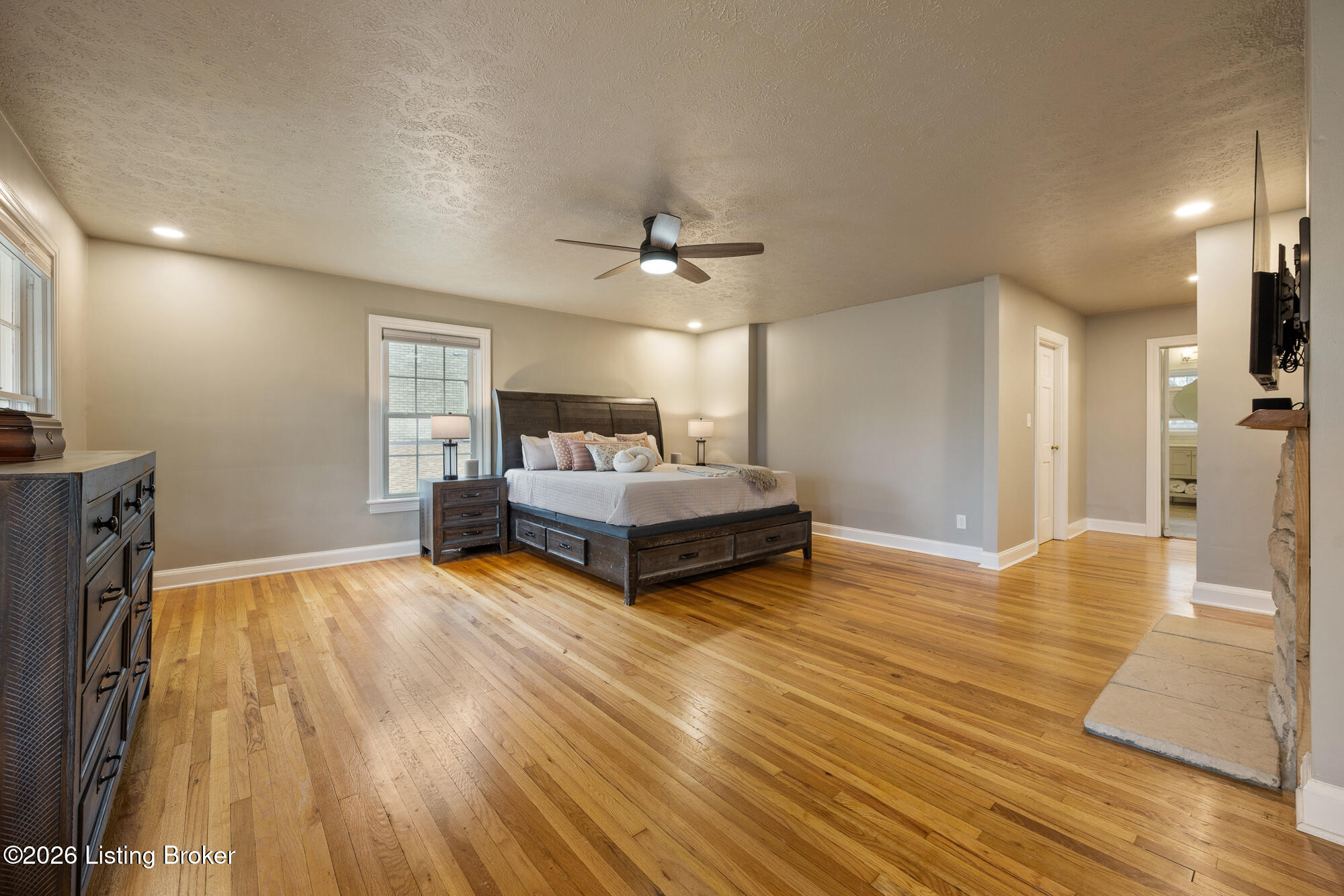2416 Broadmeade Rd