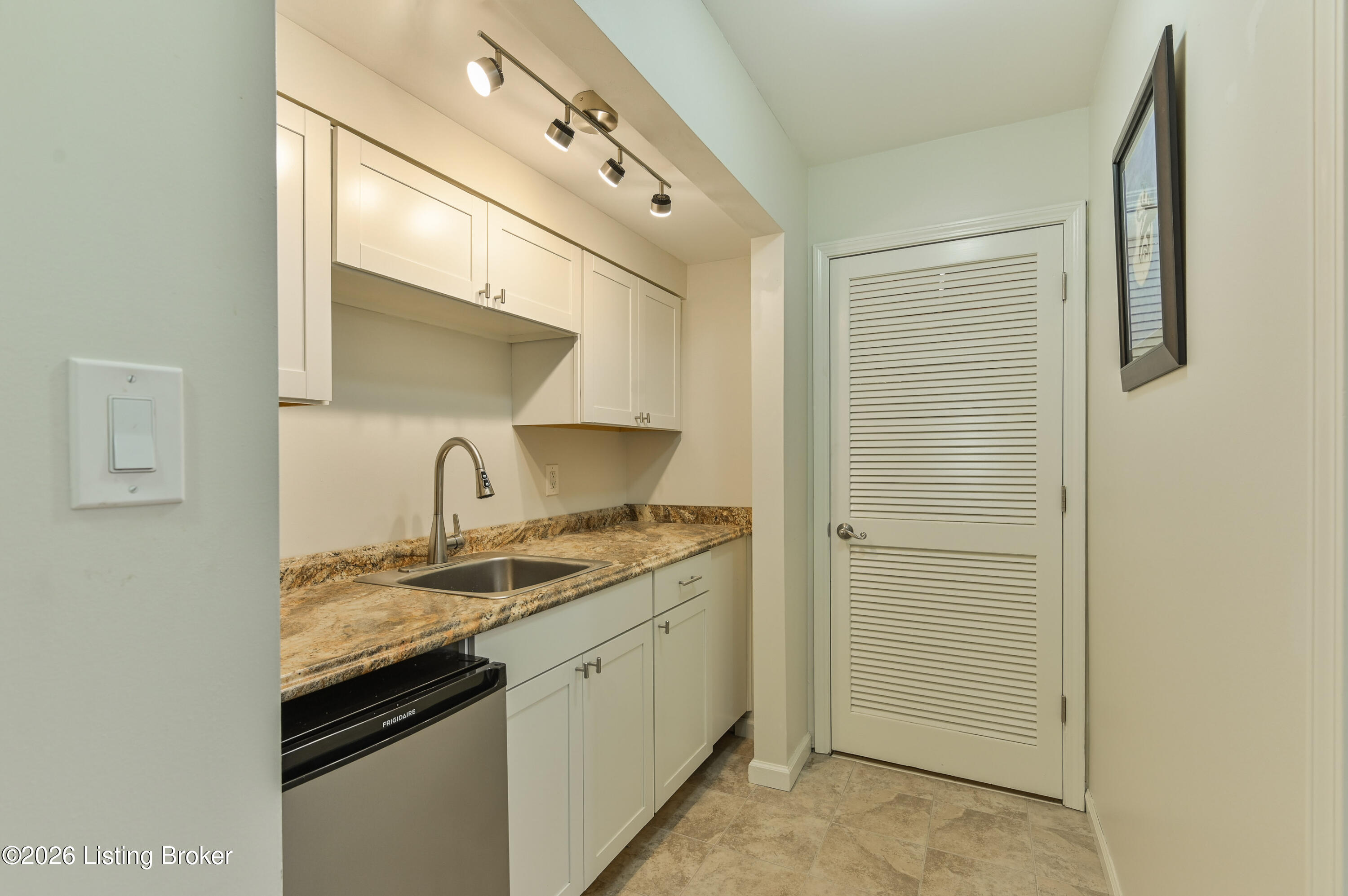 7005 Harrods Landing Dr