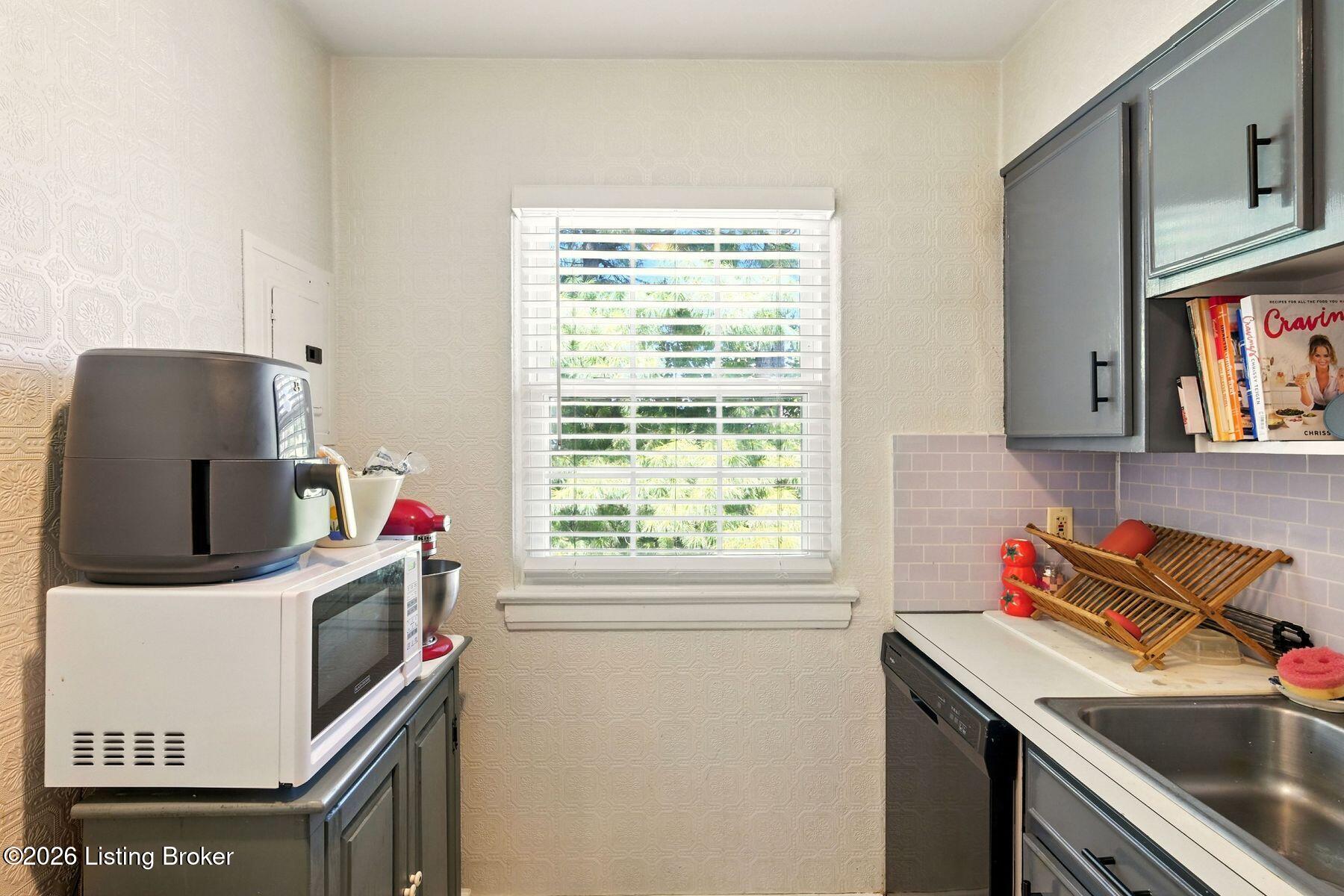 3621 Brownsboro Rd 504E