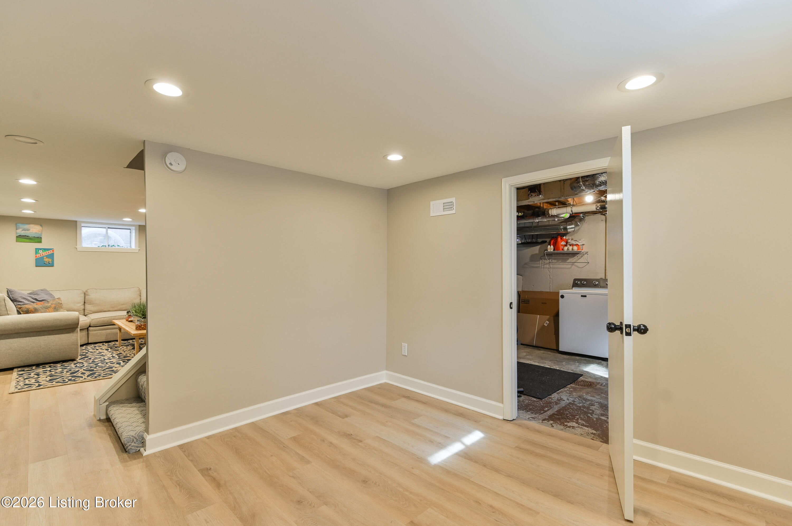 211 Merriman Rd