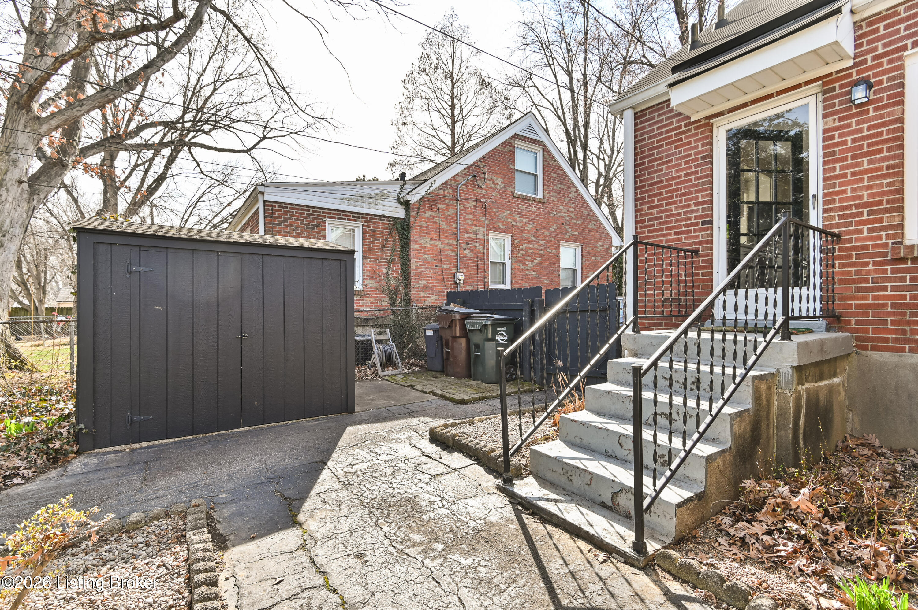 211 Merriman Rd
