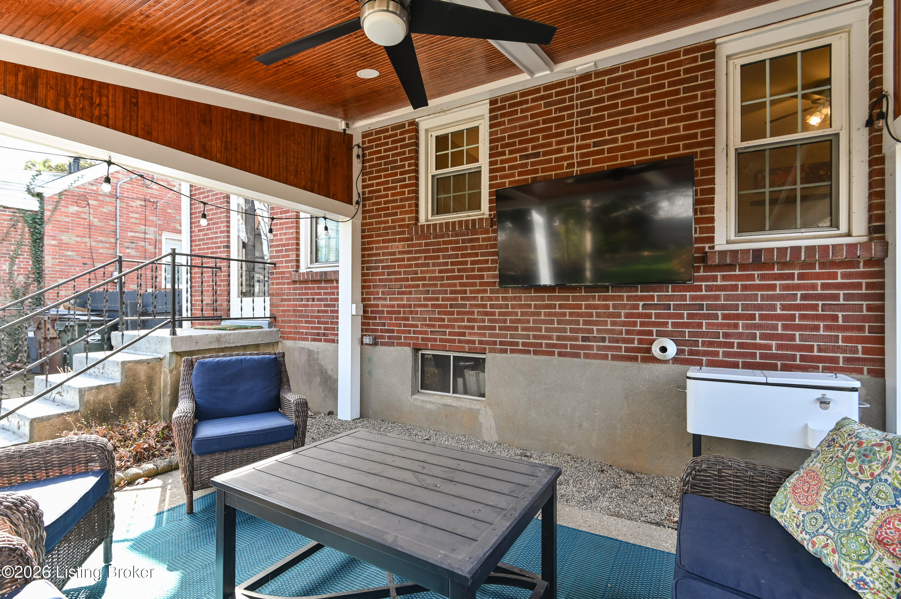 211 Merriman Rd