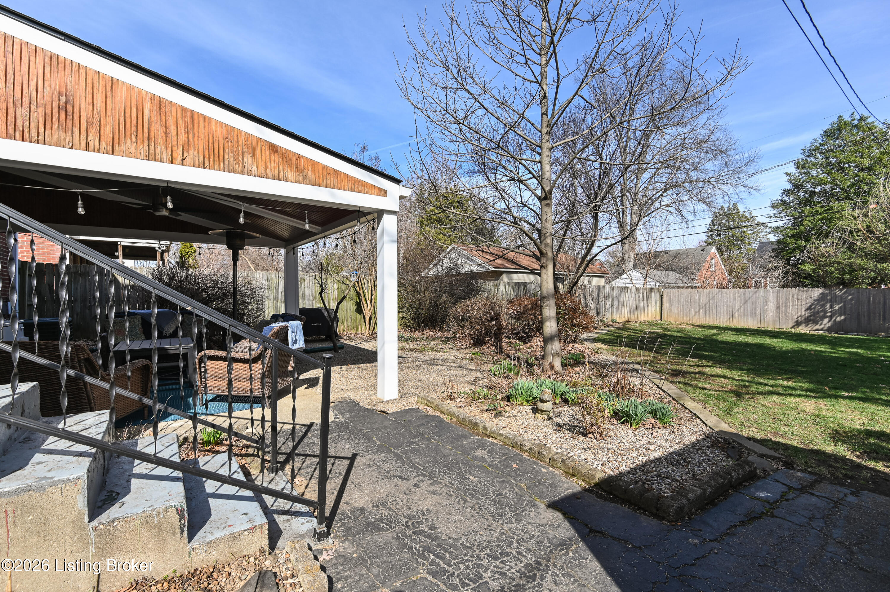 211 Merriman Rd