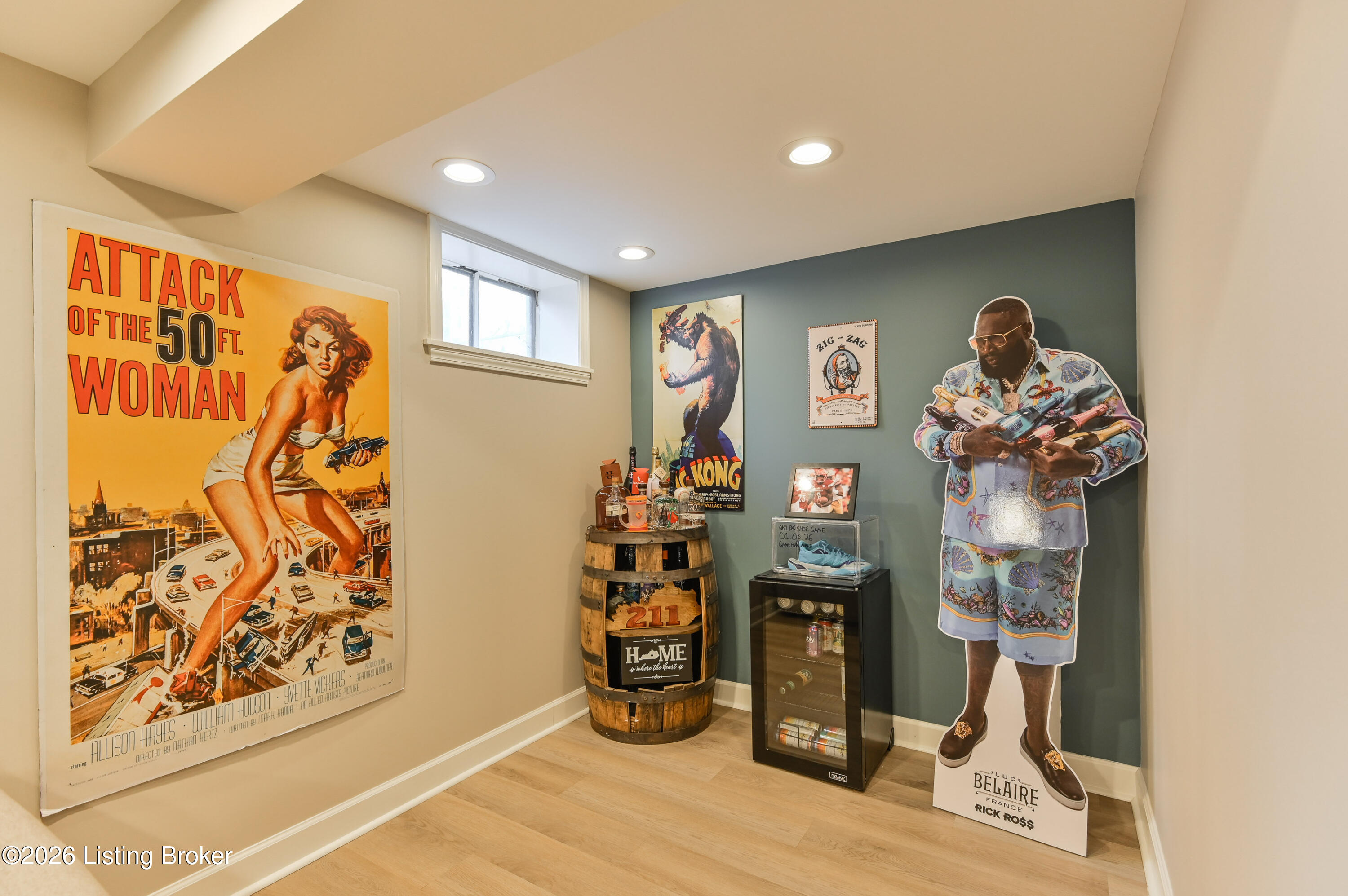 211 Merriman Rd