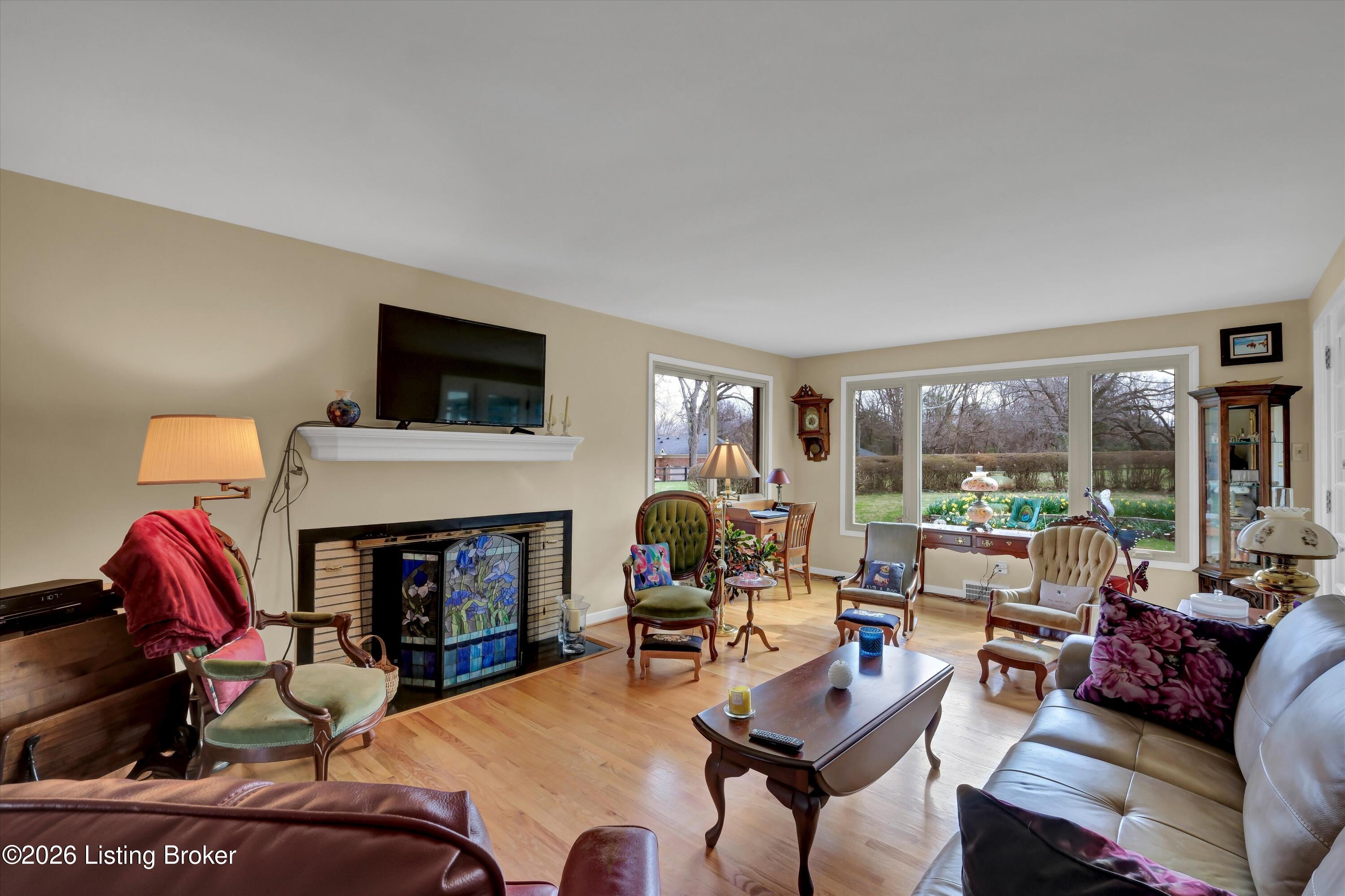 4401 Starlite Ln
