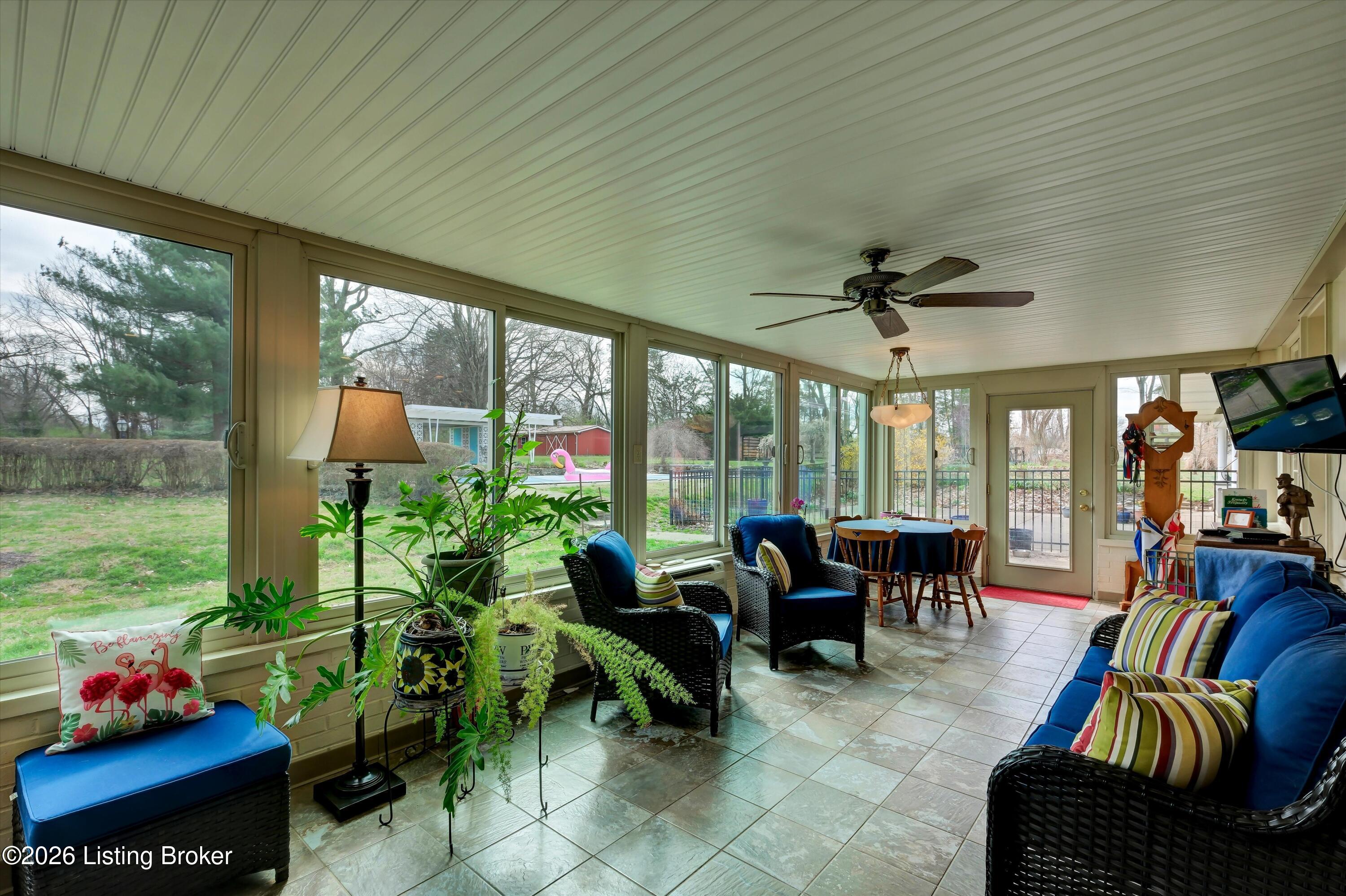 4401 Starlite Ln